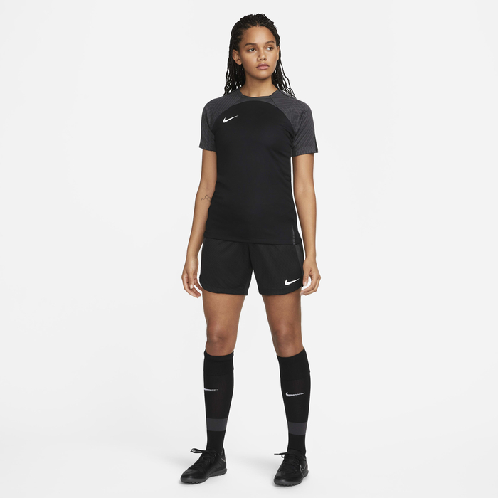Nike Dri-FIT Strike image number 3 Nike Dri-FIT Strike image number 3