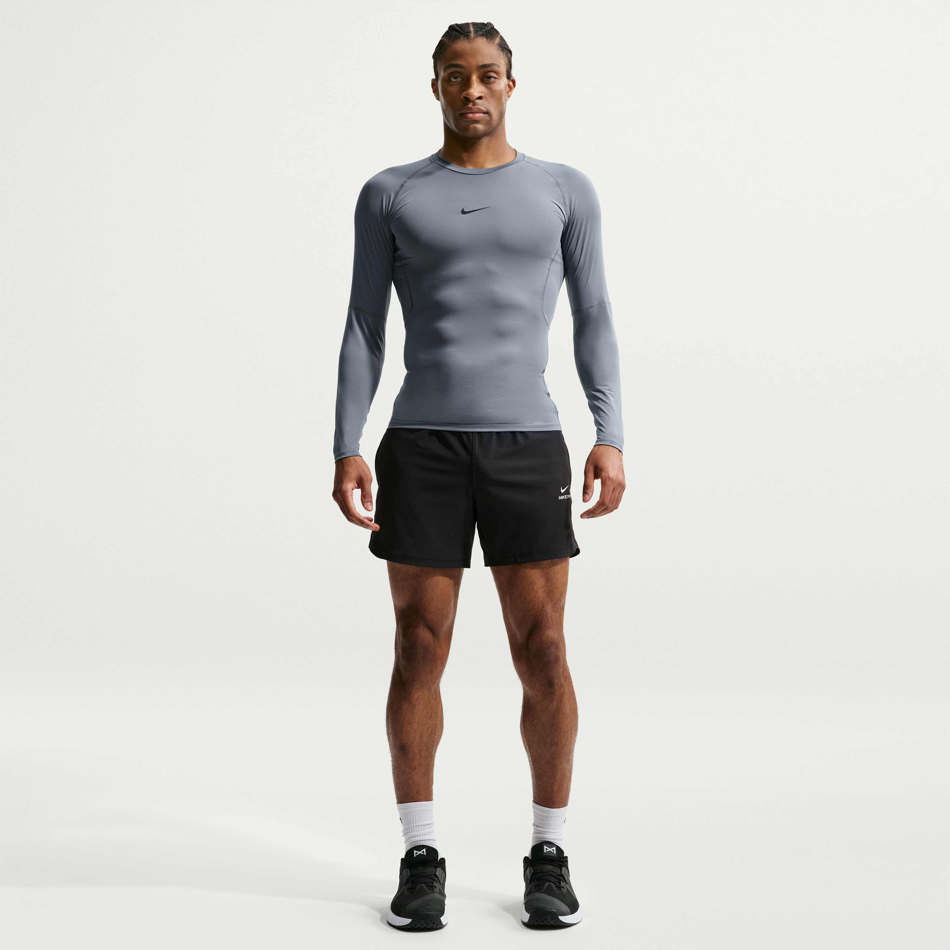 Nike Pro image number 3