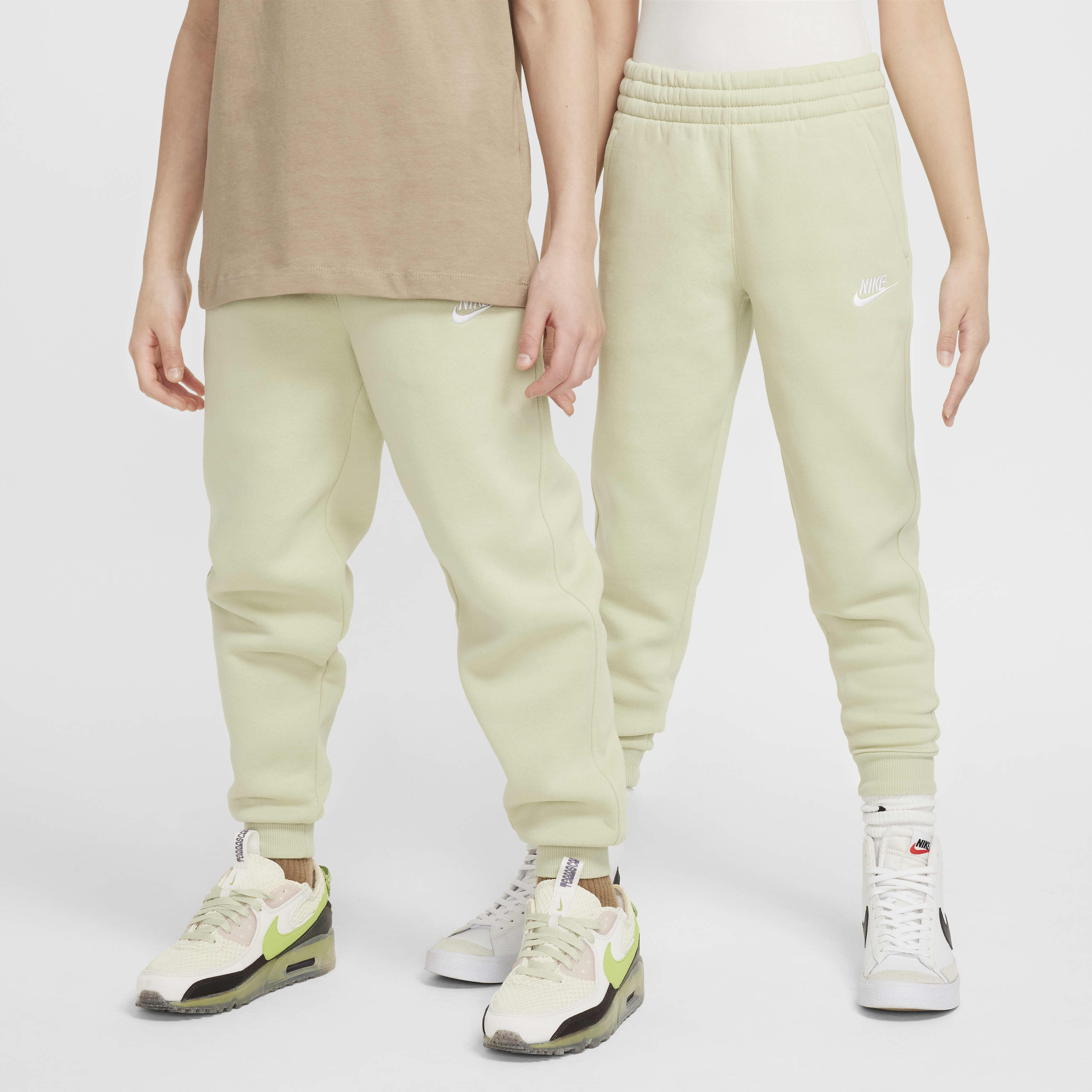 نايكي سبورتسوير كلوب فليس image number 0