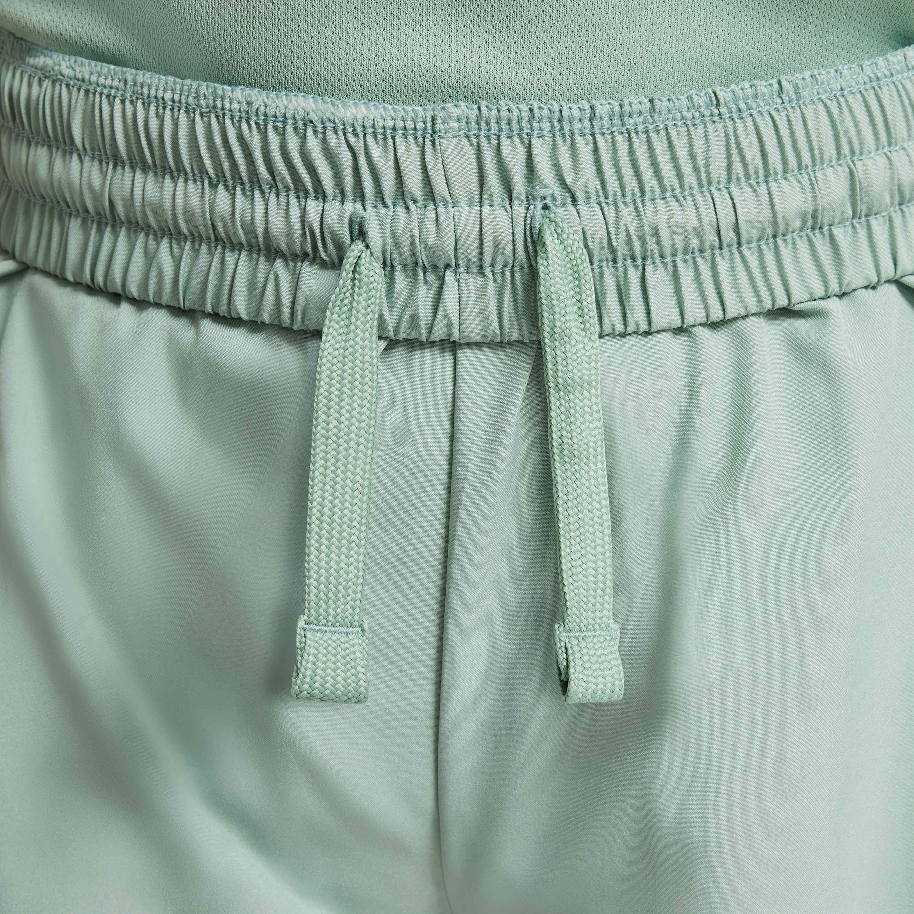 نايكي ملتي image number 3