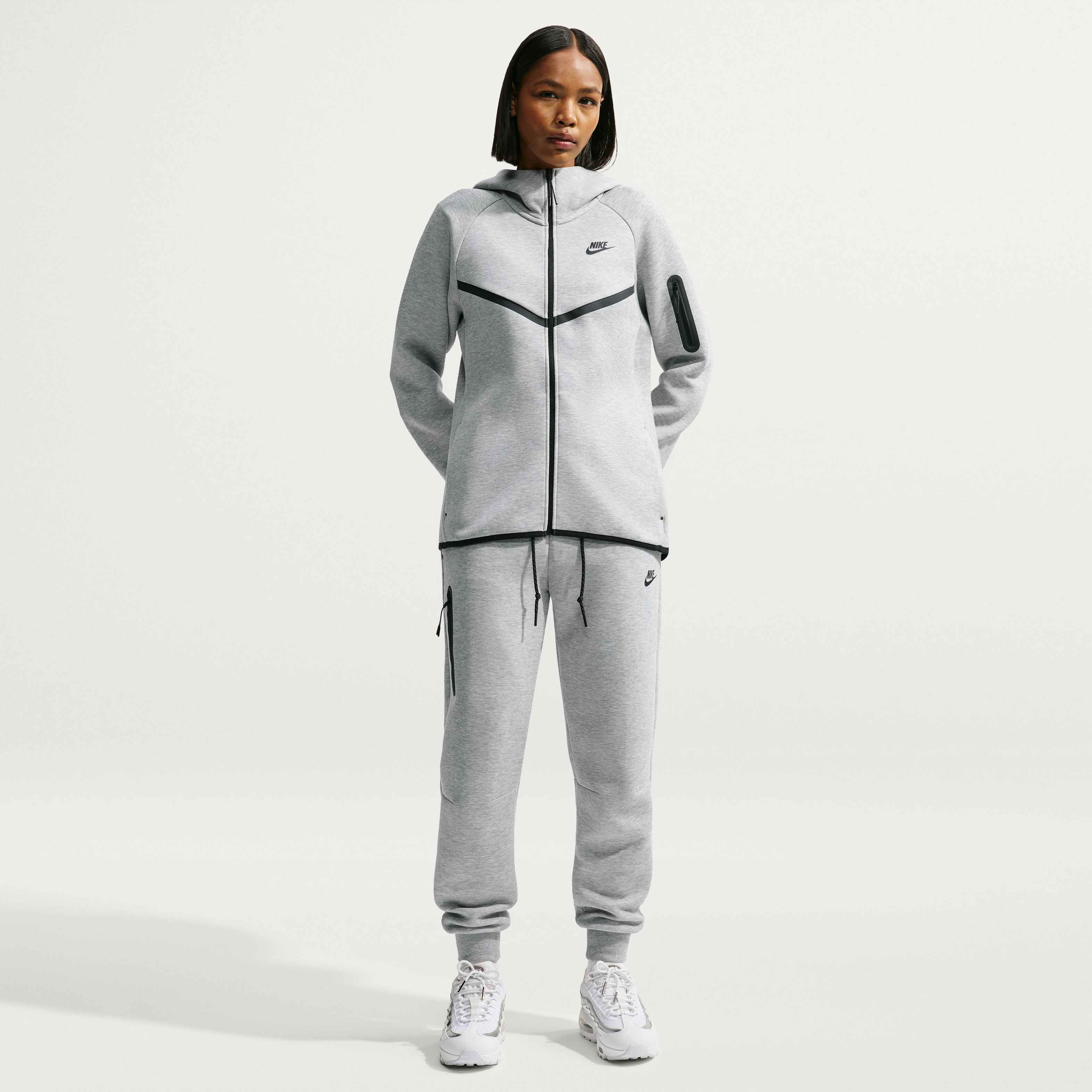 Nike Sportswear Tech Fleece image number 0