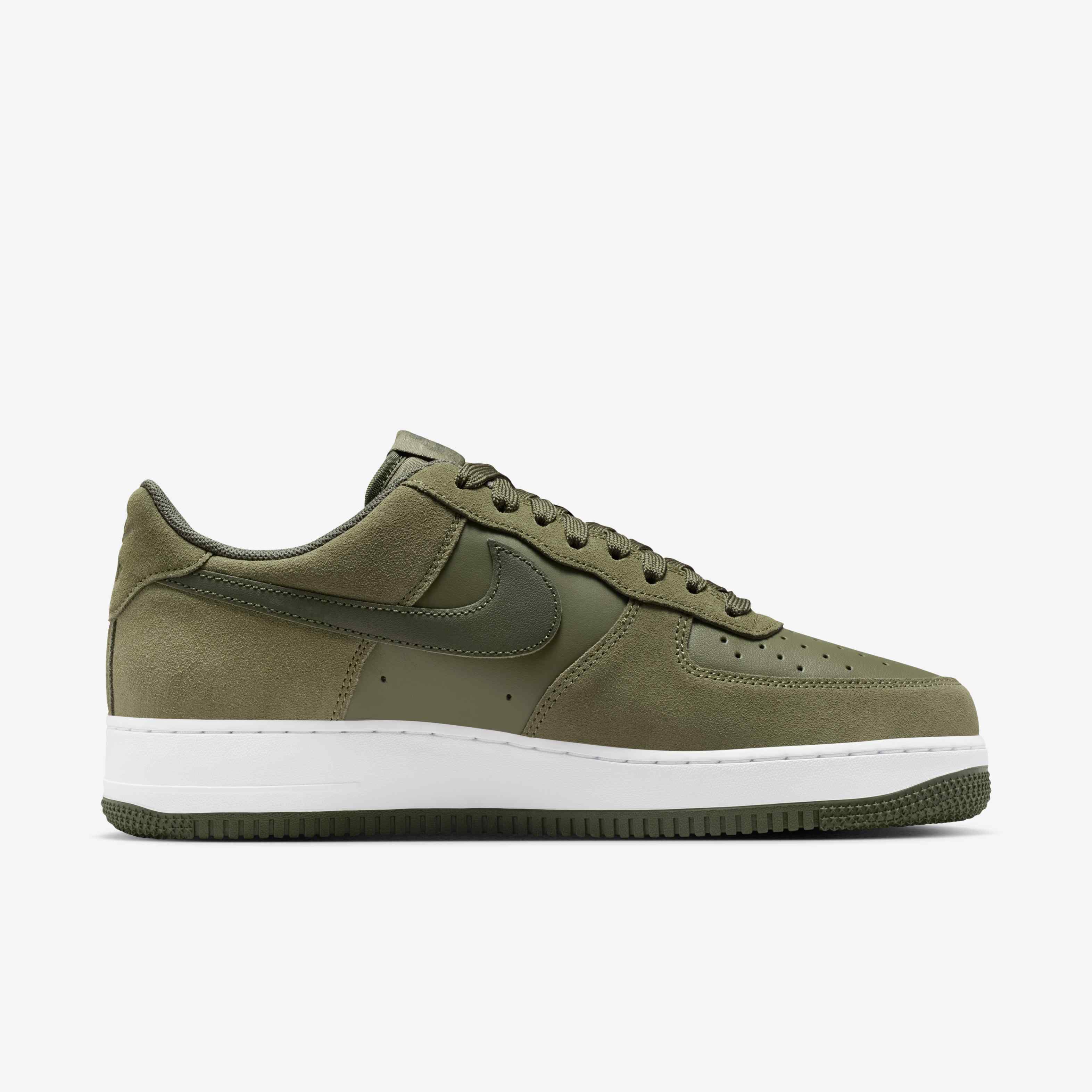 Nike Air Force 1 '07 LV8 image number 2