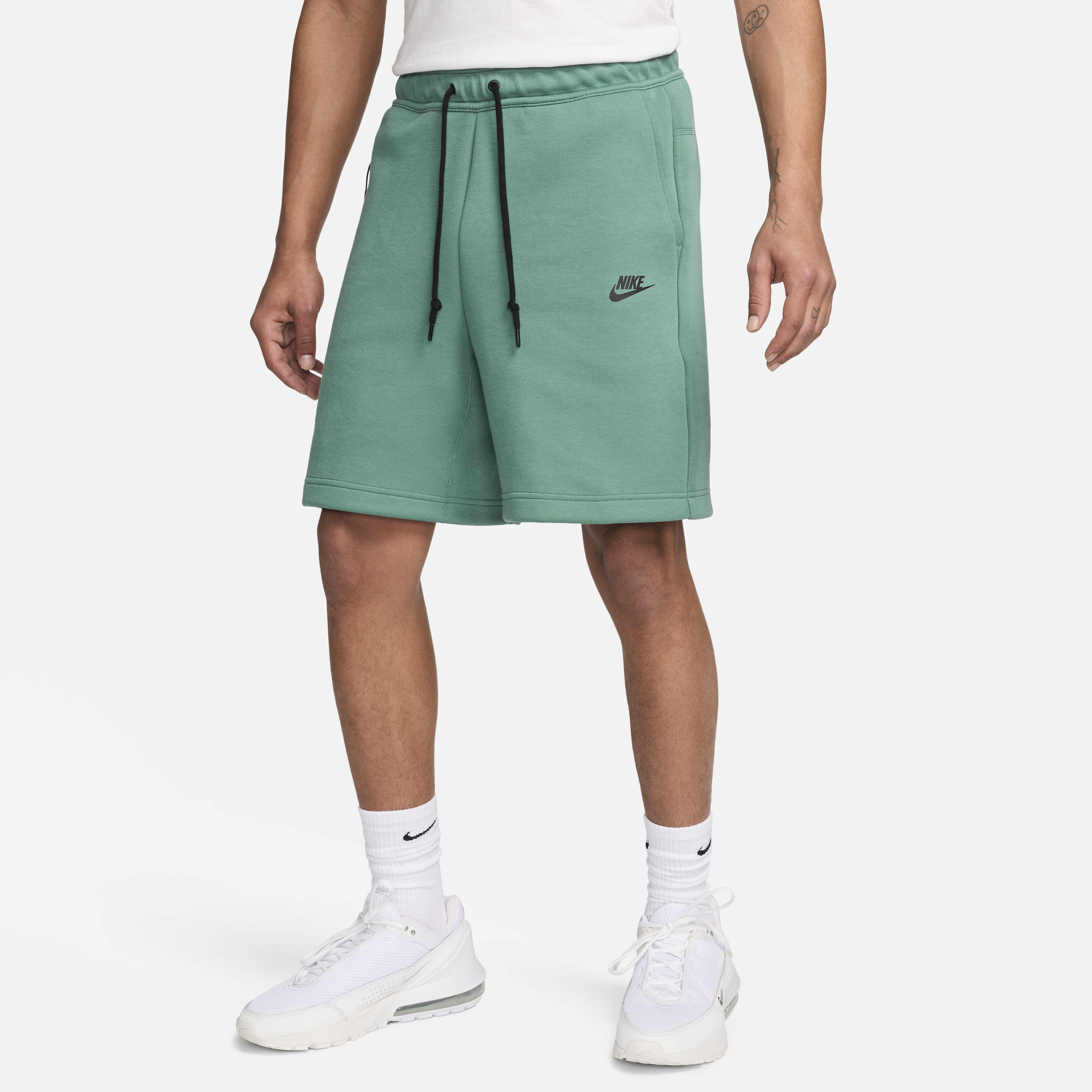 Nike tech fleece shorts xs clearance