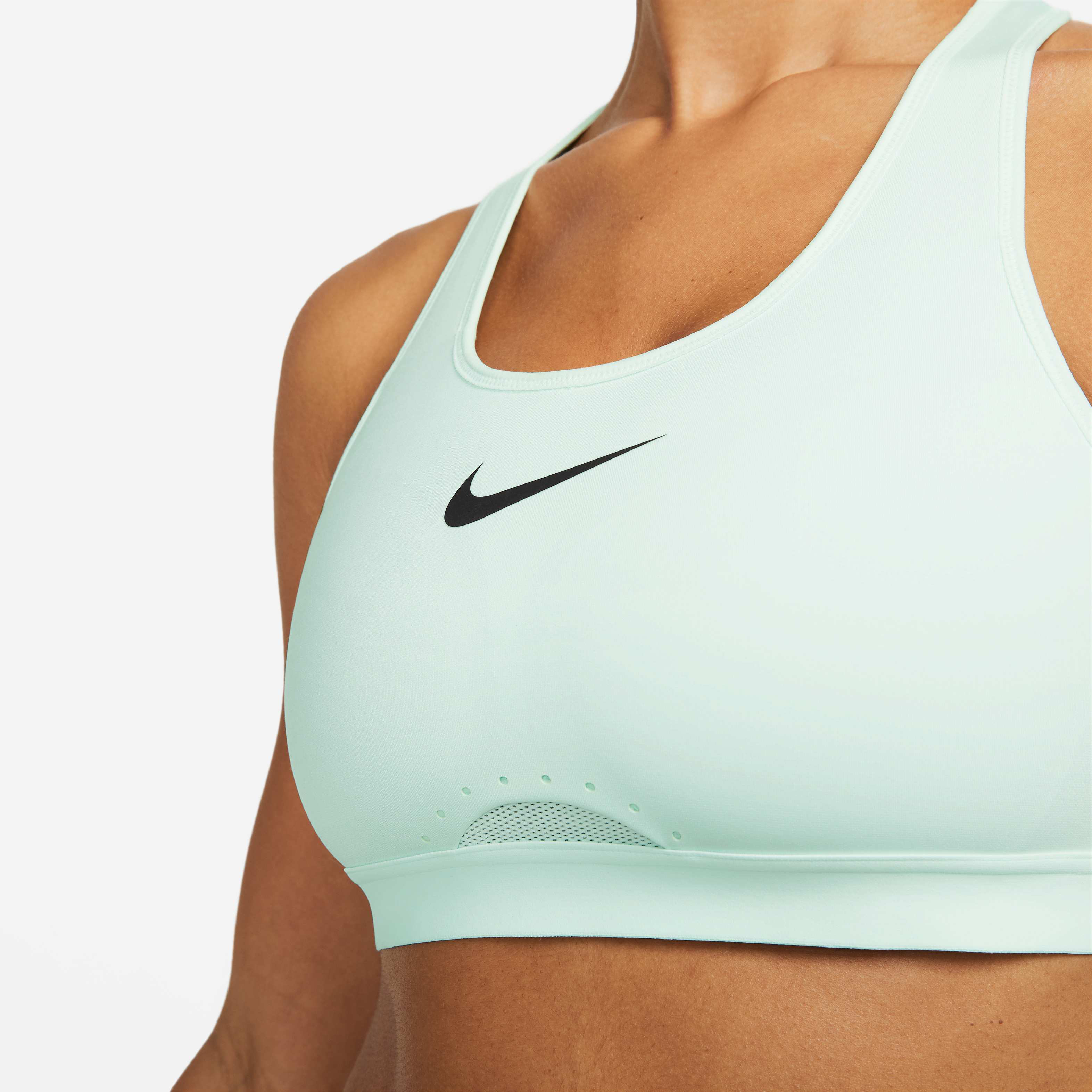 نايكي سووش image number 2