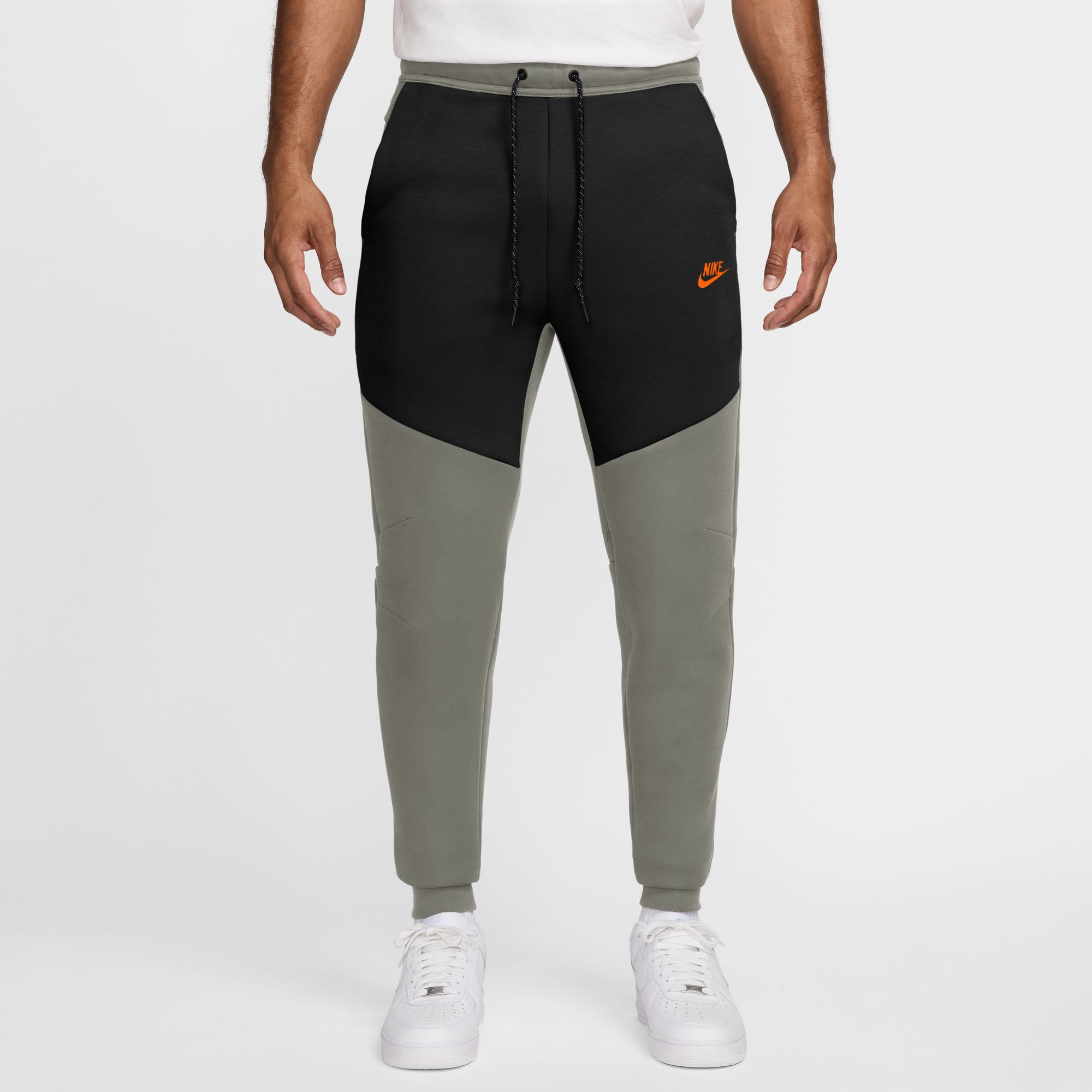 Nike Tech image number 0