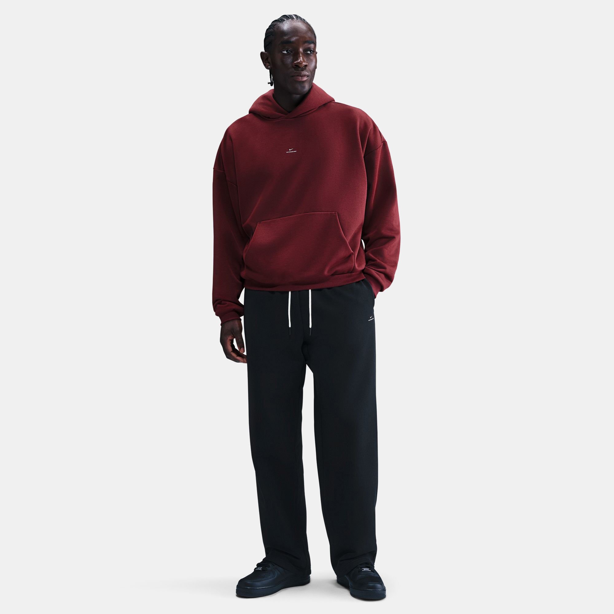 Nike Standard Issue image number 0