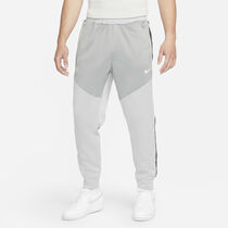 Nike Sportswear Repeat