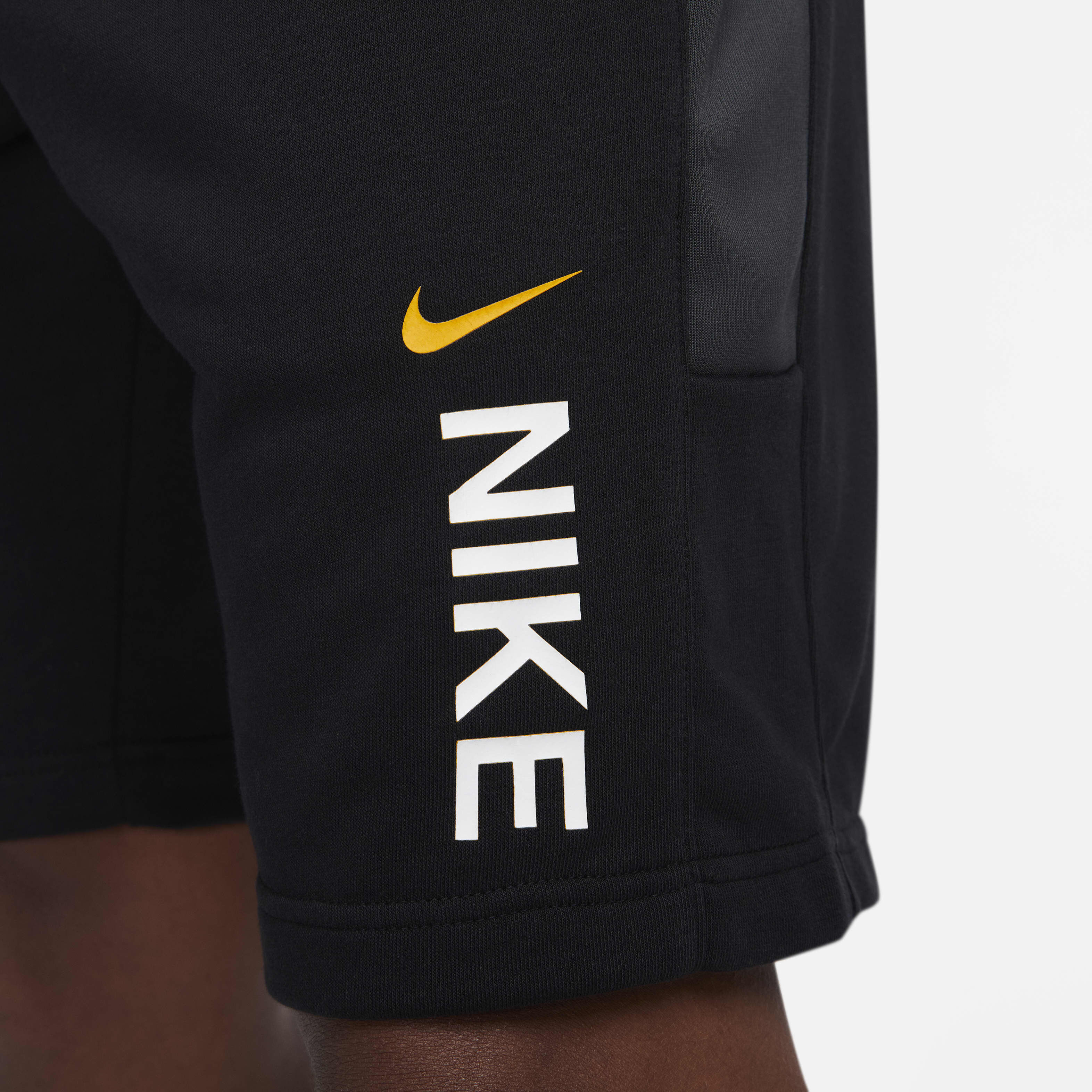 Nike Sportswear Hybrid image number 4