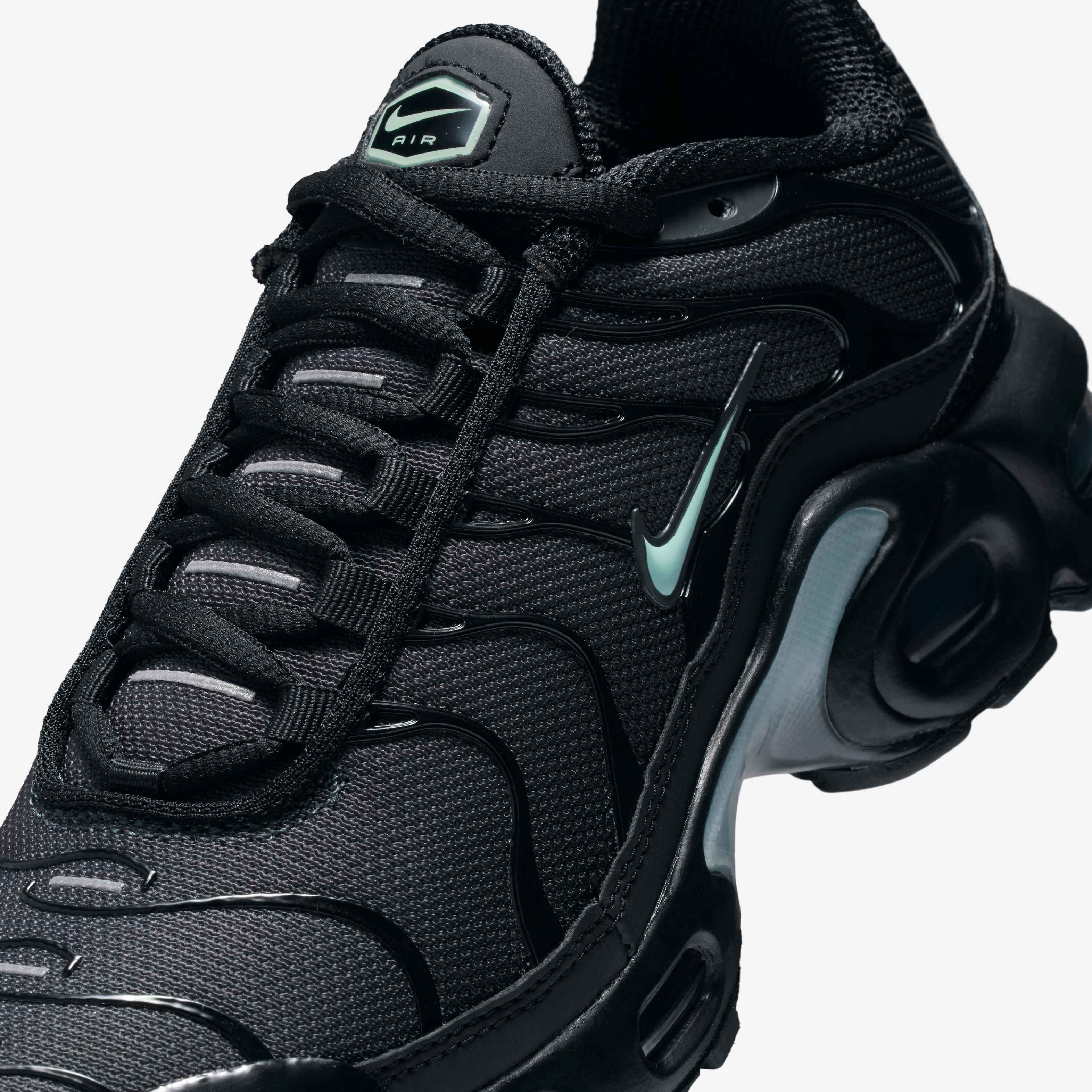 Nike Air Max Plus image number 6