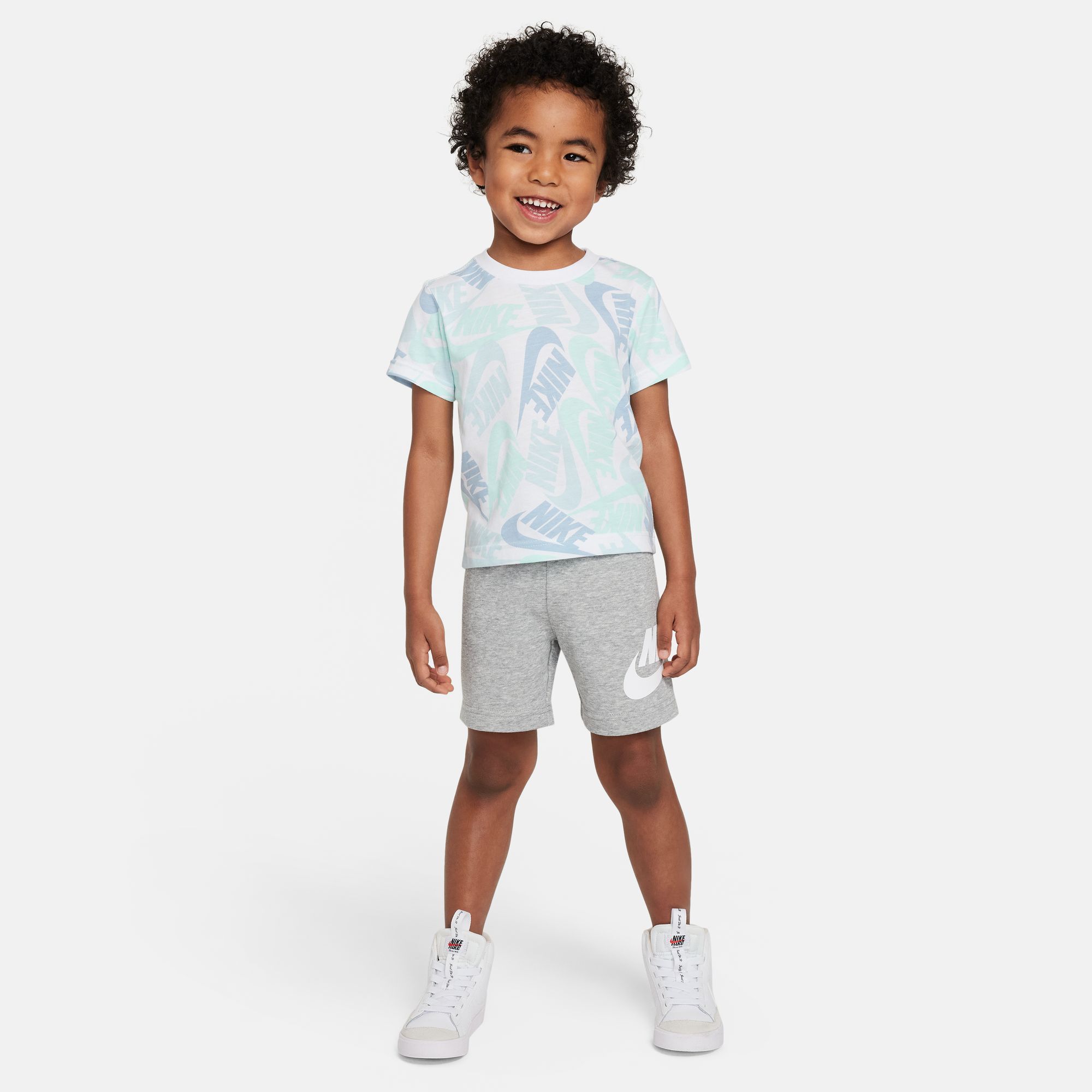 Little boys nike clothes on sale