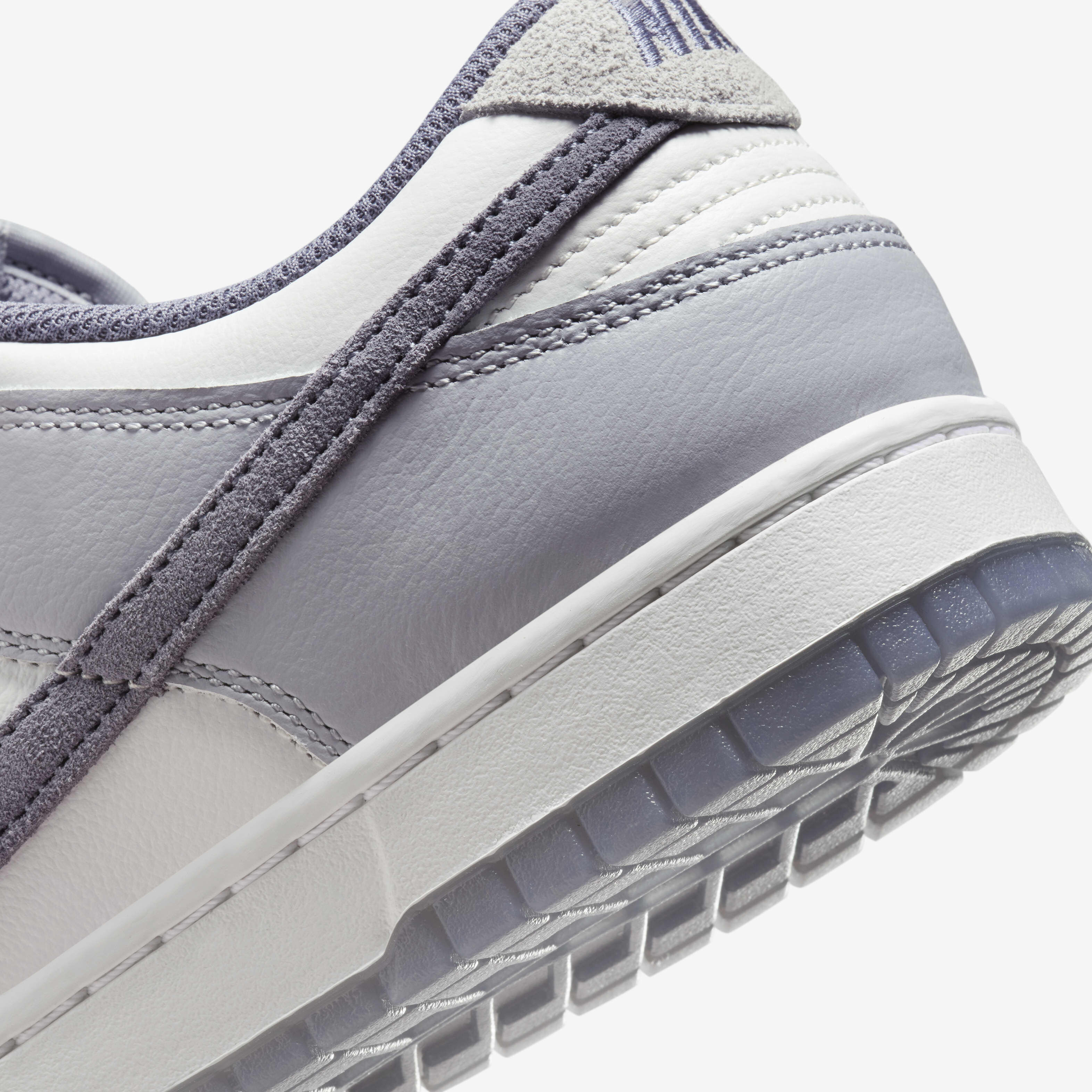 Buy Nike Dunk Low Retro SE Men's Shoes - White/Platinum Tint/Pure  Platinum/Light Carbon | Nike UAE Official