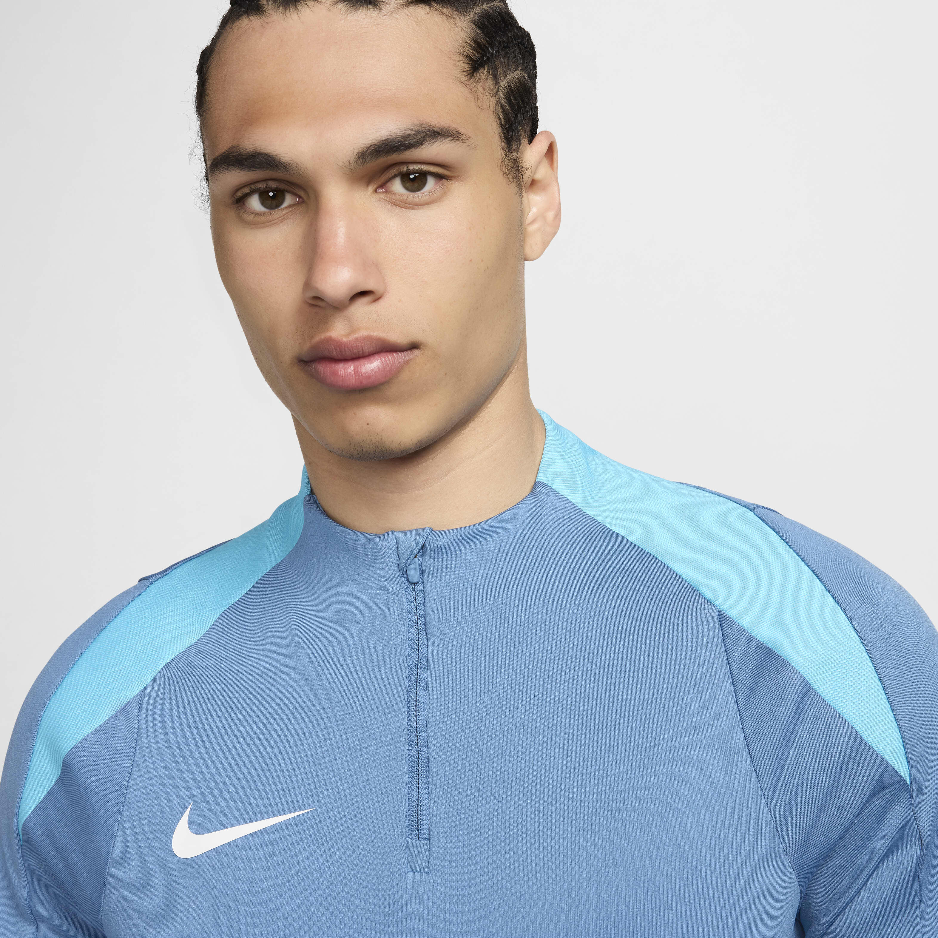 Nike Strike image number 2