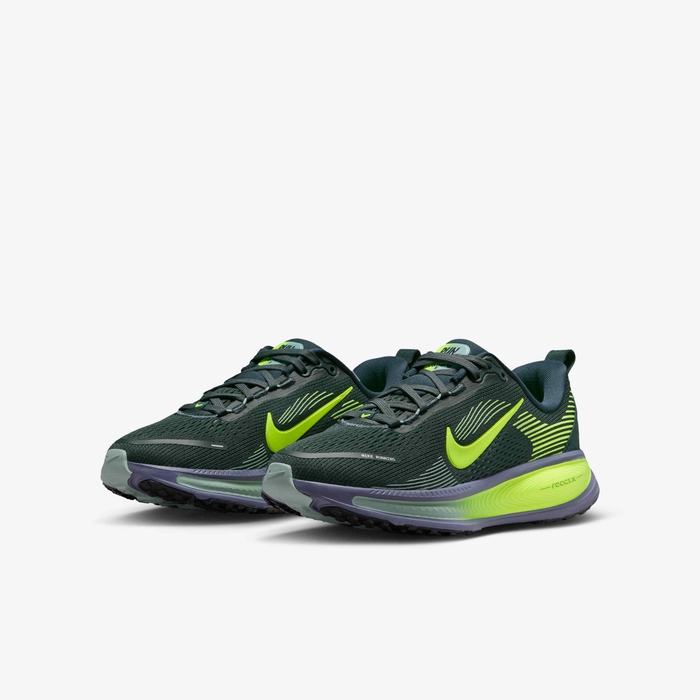 Nike Vomero 18 image number 4 Nike Vomero 18 image number 4