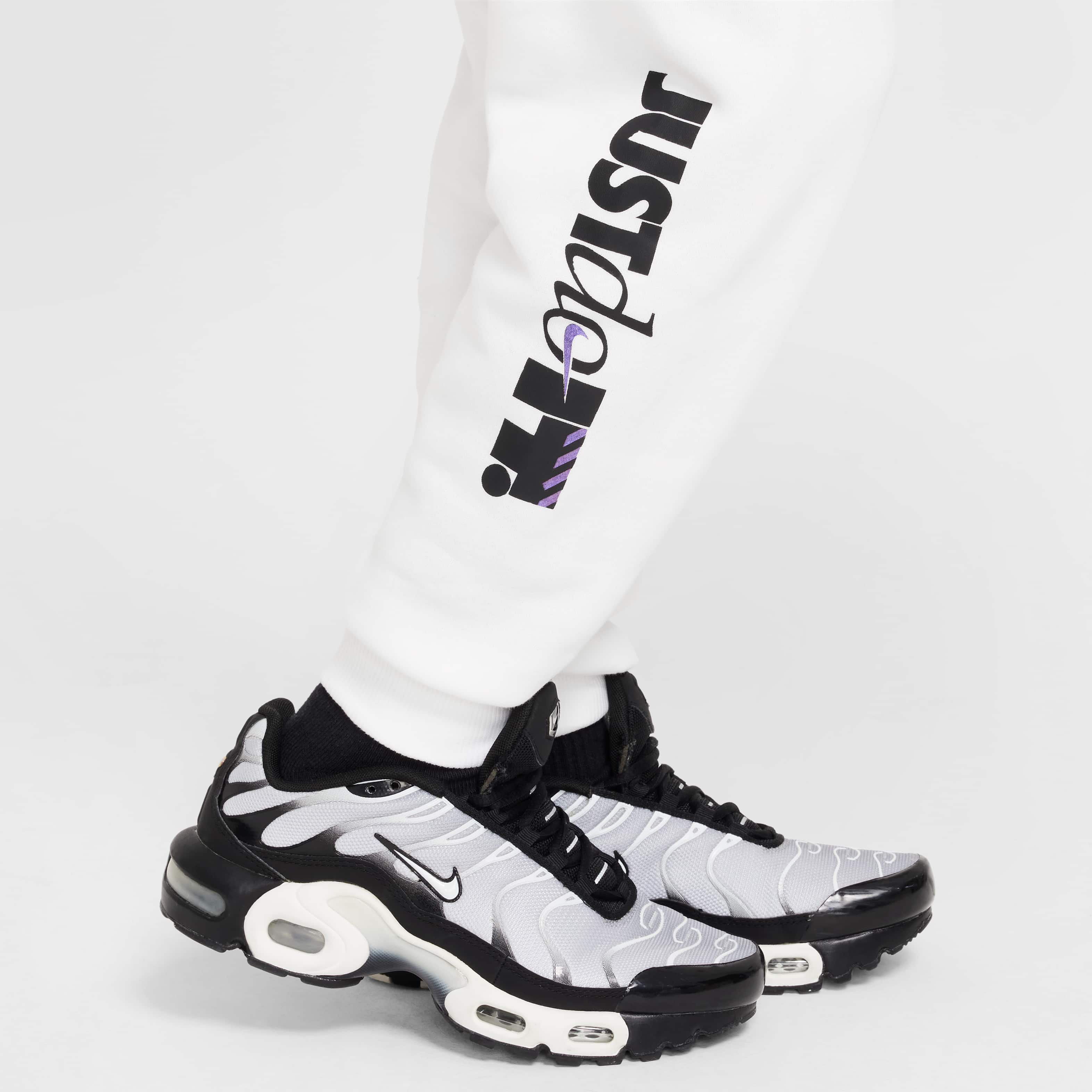 نايكي سبورتسوير كلوب فليس image number 4