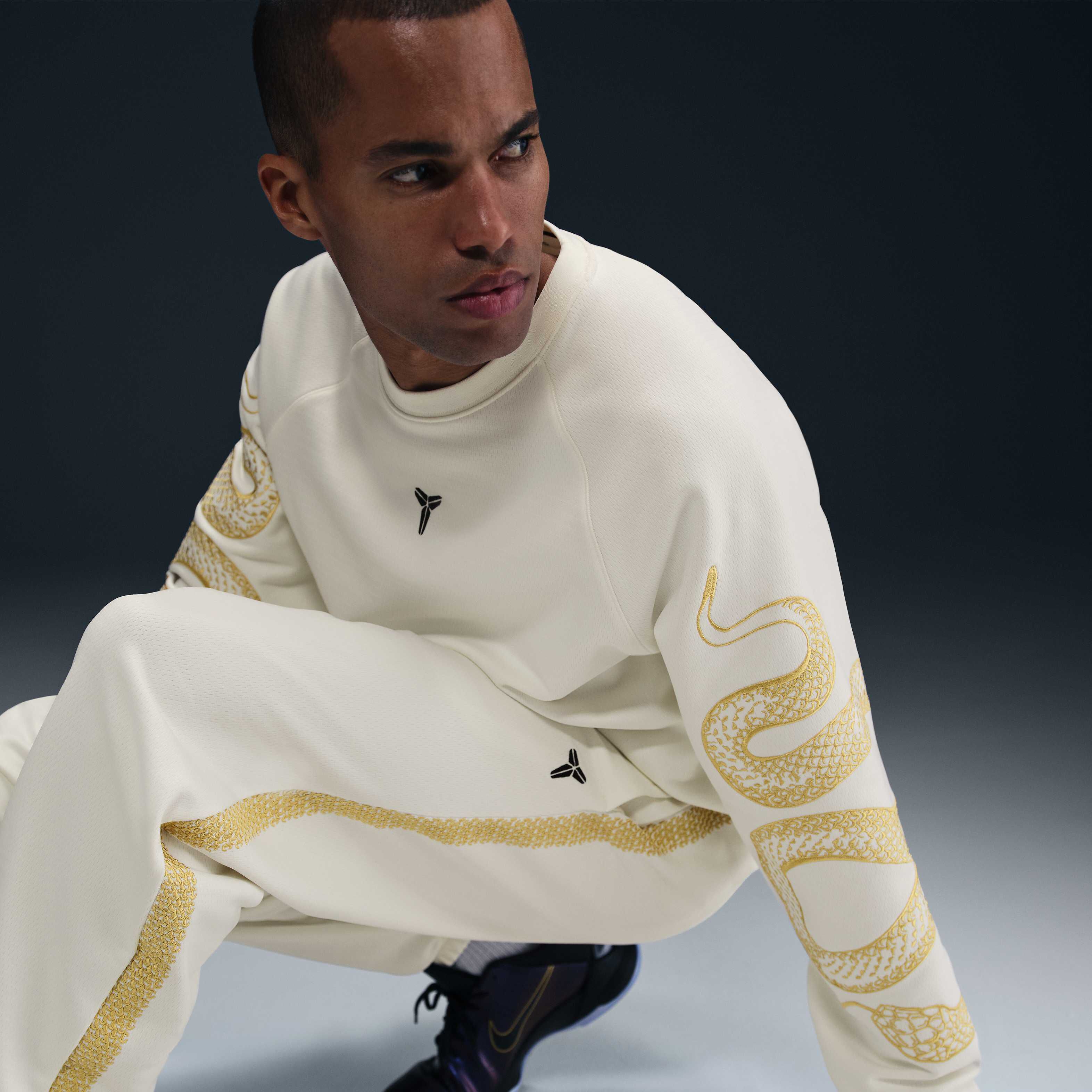 Buy Kobe Therma-FIT Basketball Crew - Sail/Black | Nike UAE