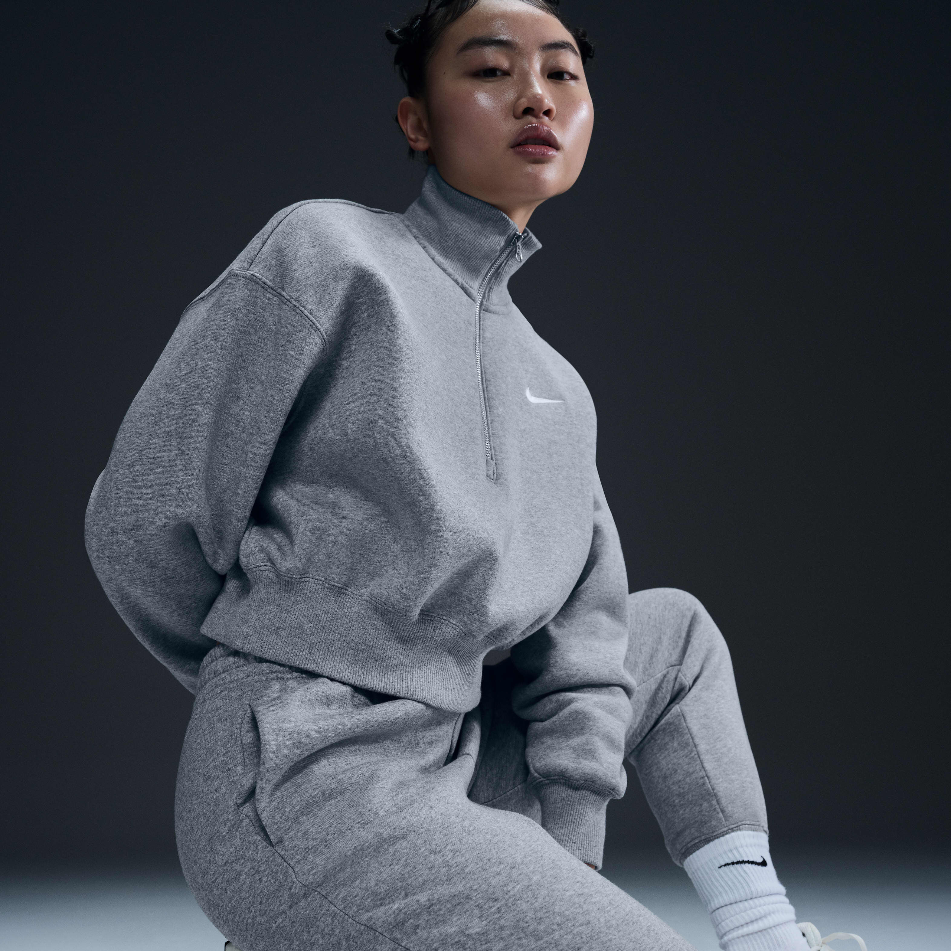 Shop Women s Hoodies and Sweatshirts Online in UAE Nike Activewear