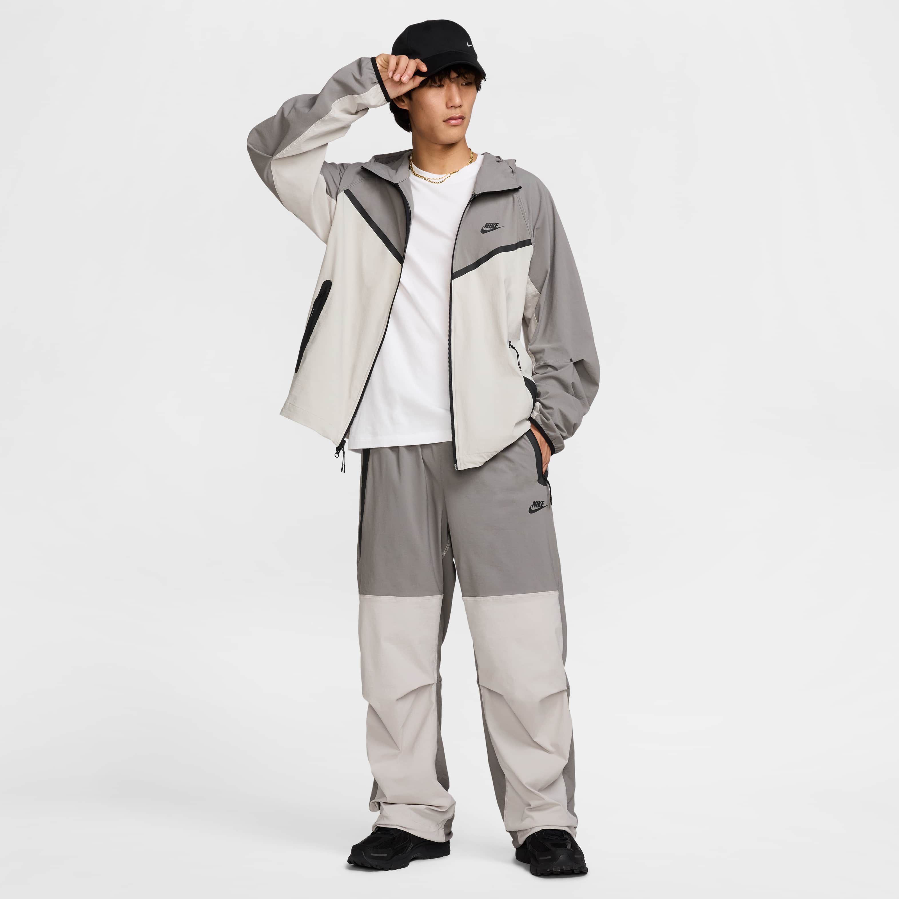 Buy Nike Tech Men's Woven Oversized Trousers - Flat Pewter/Light Iron  Ore/Black | Nike UAE Official