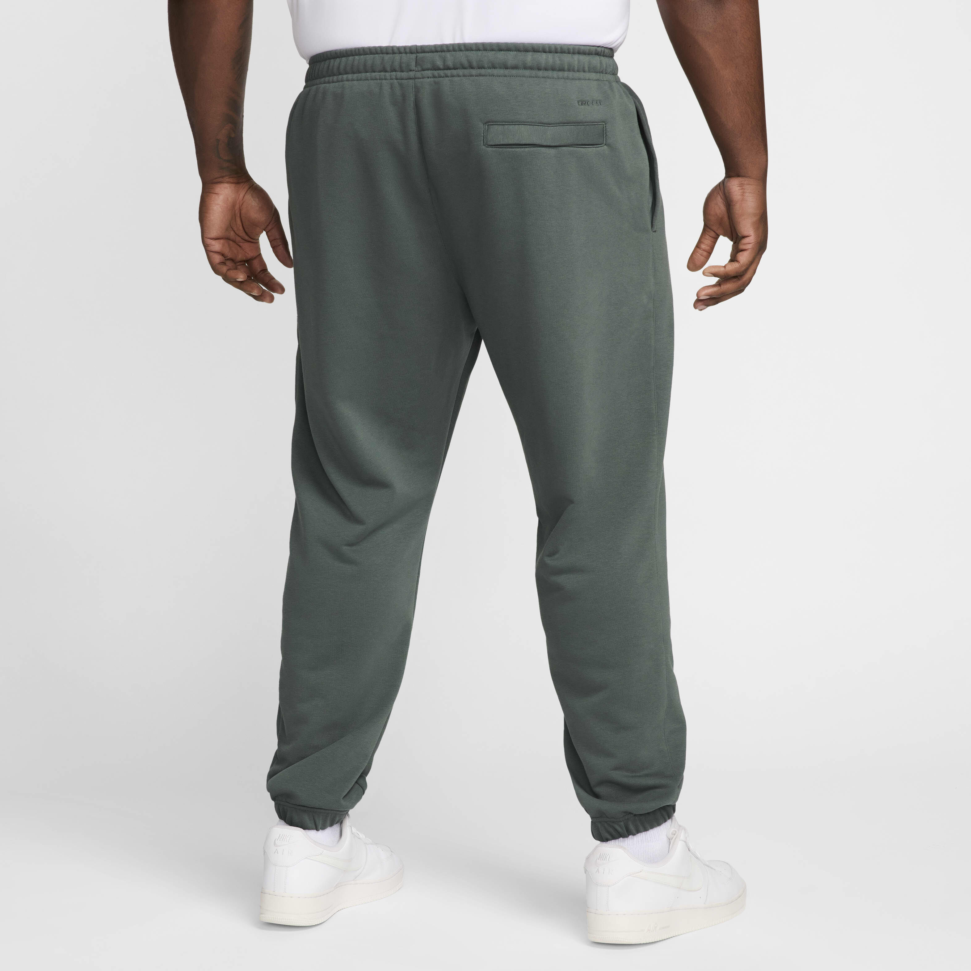 Buy Nike Swoosh Men s Dri FIT Fleece Fitness Joggers Nike UAE Official