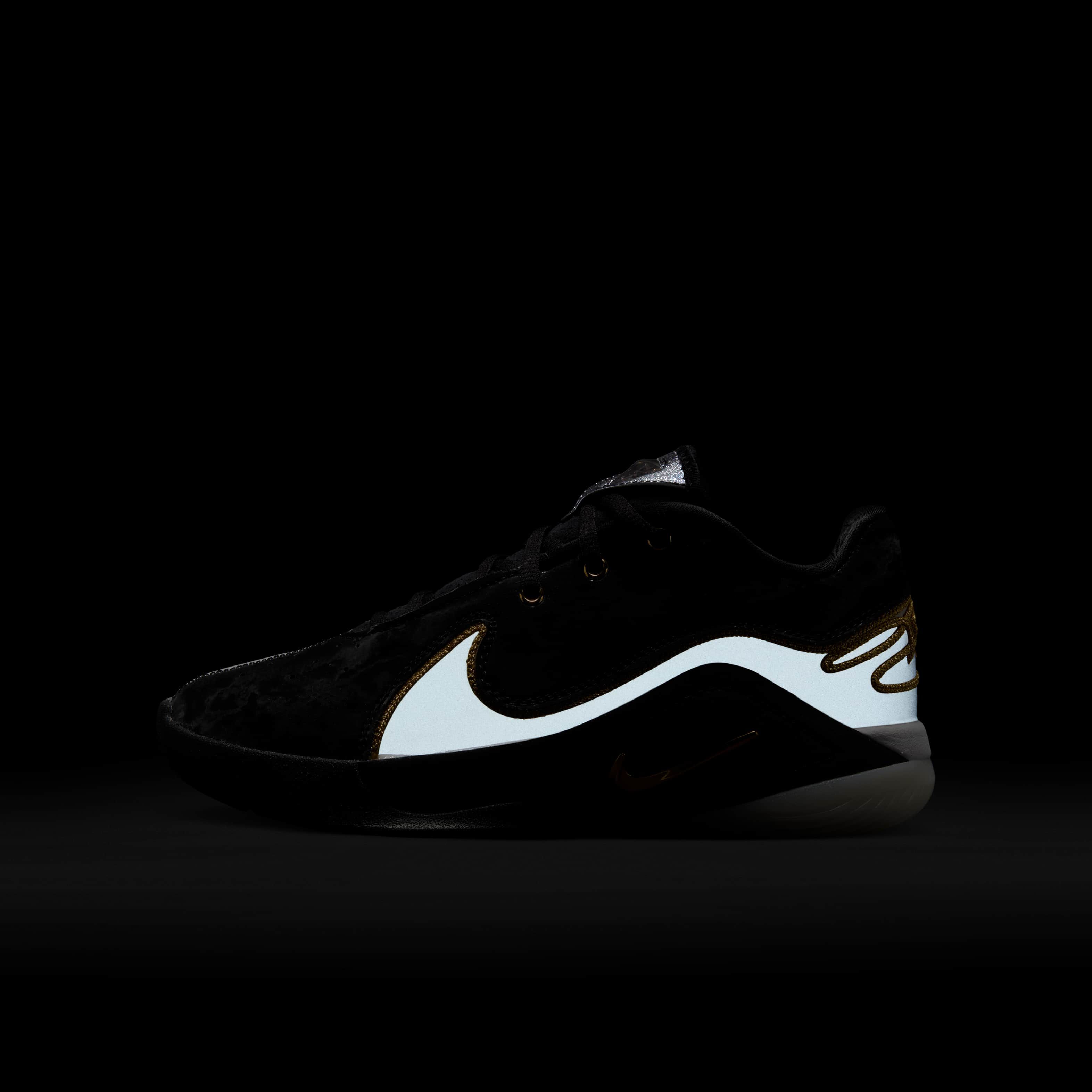 LeBron XXII Split image number 10