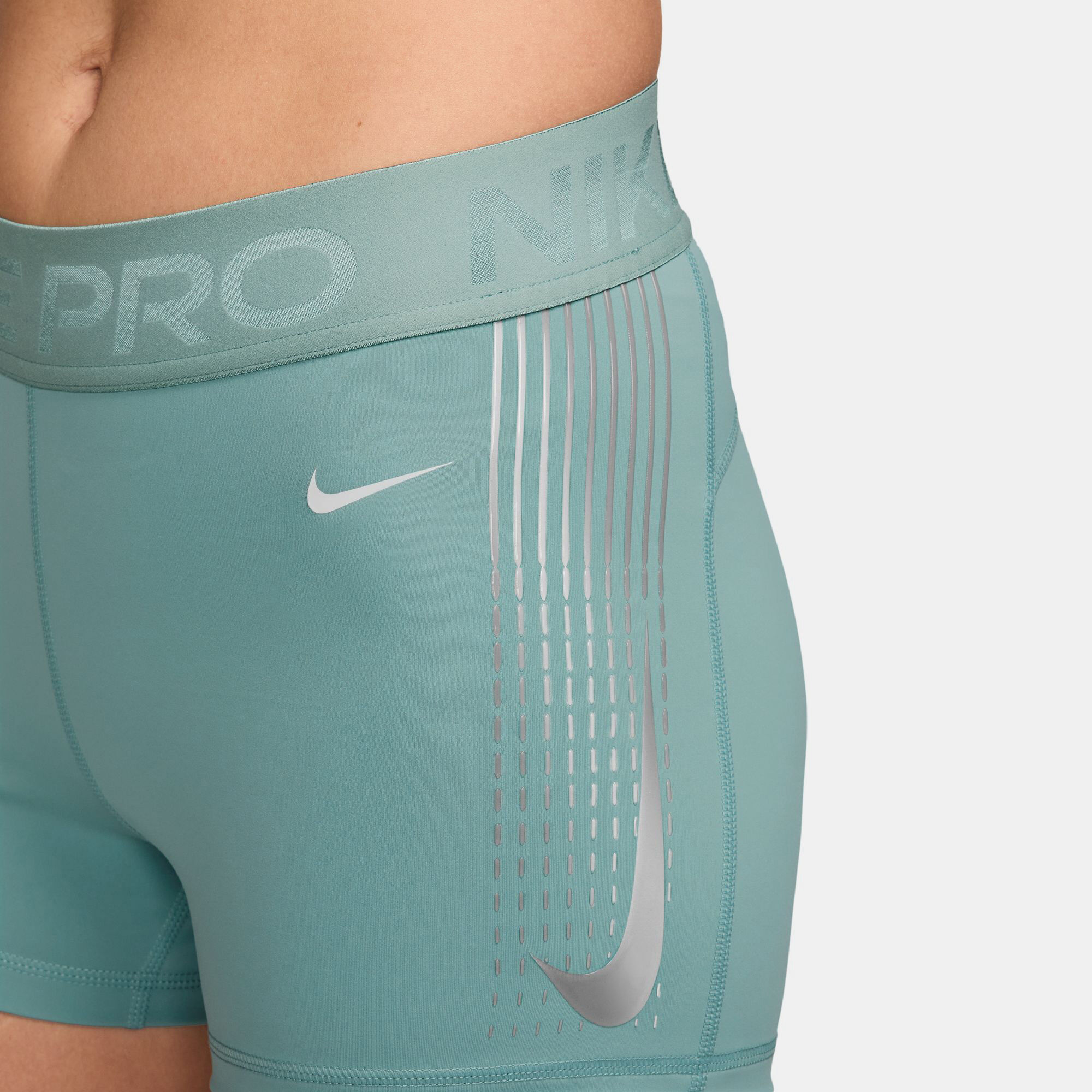 Nike Pro image number 3