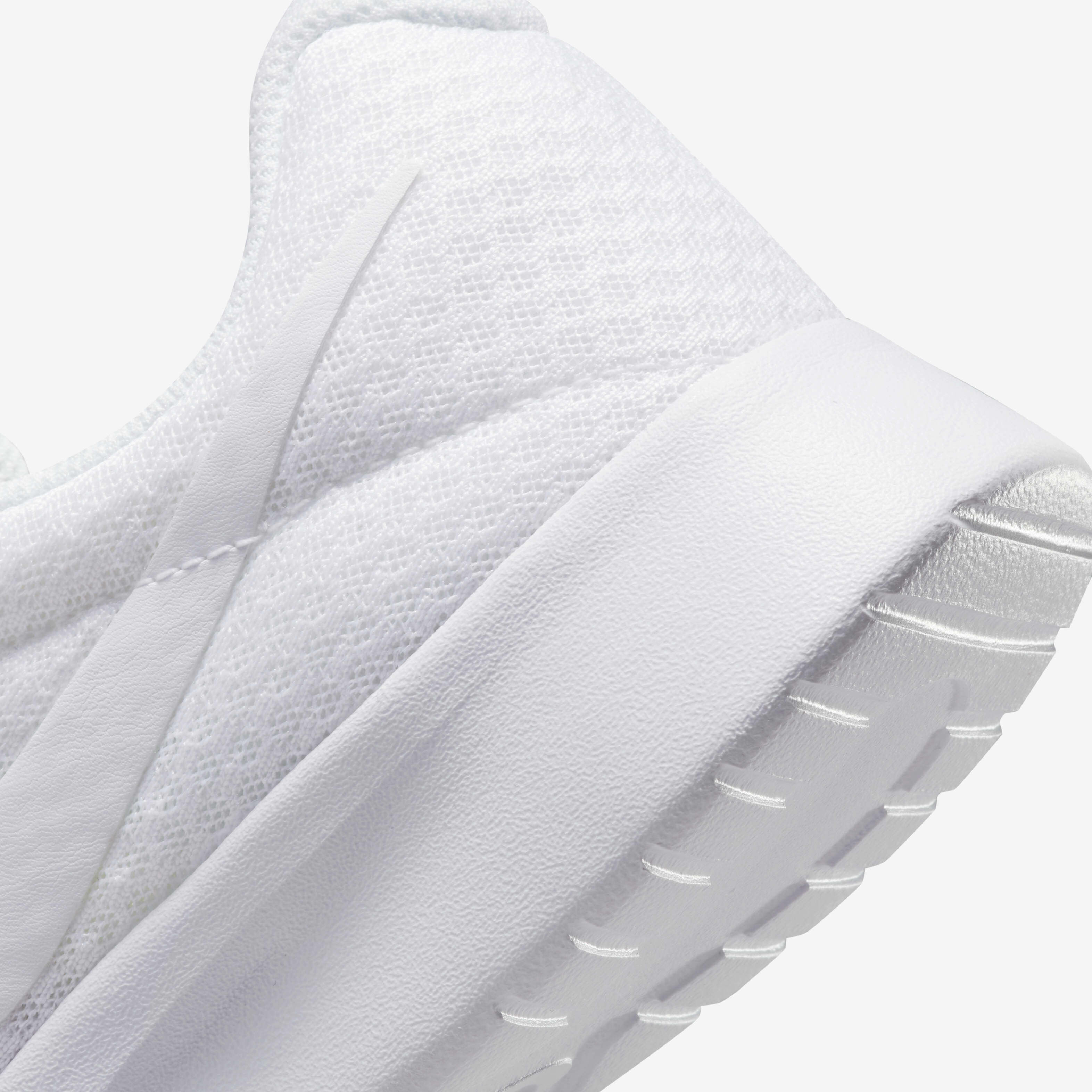 Buy Nike Tanjun Women s Shoes Nike UAE Official