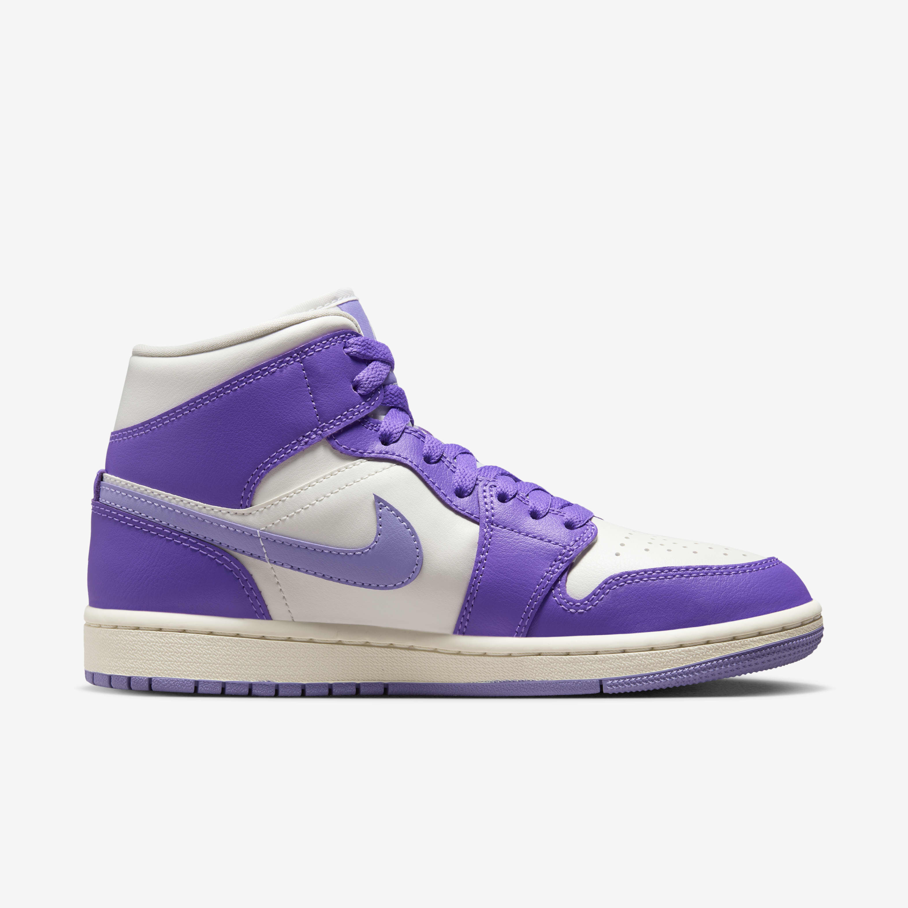 Air Jordan 1 Mid image number 2