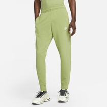 Nike Sportswear Club