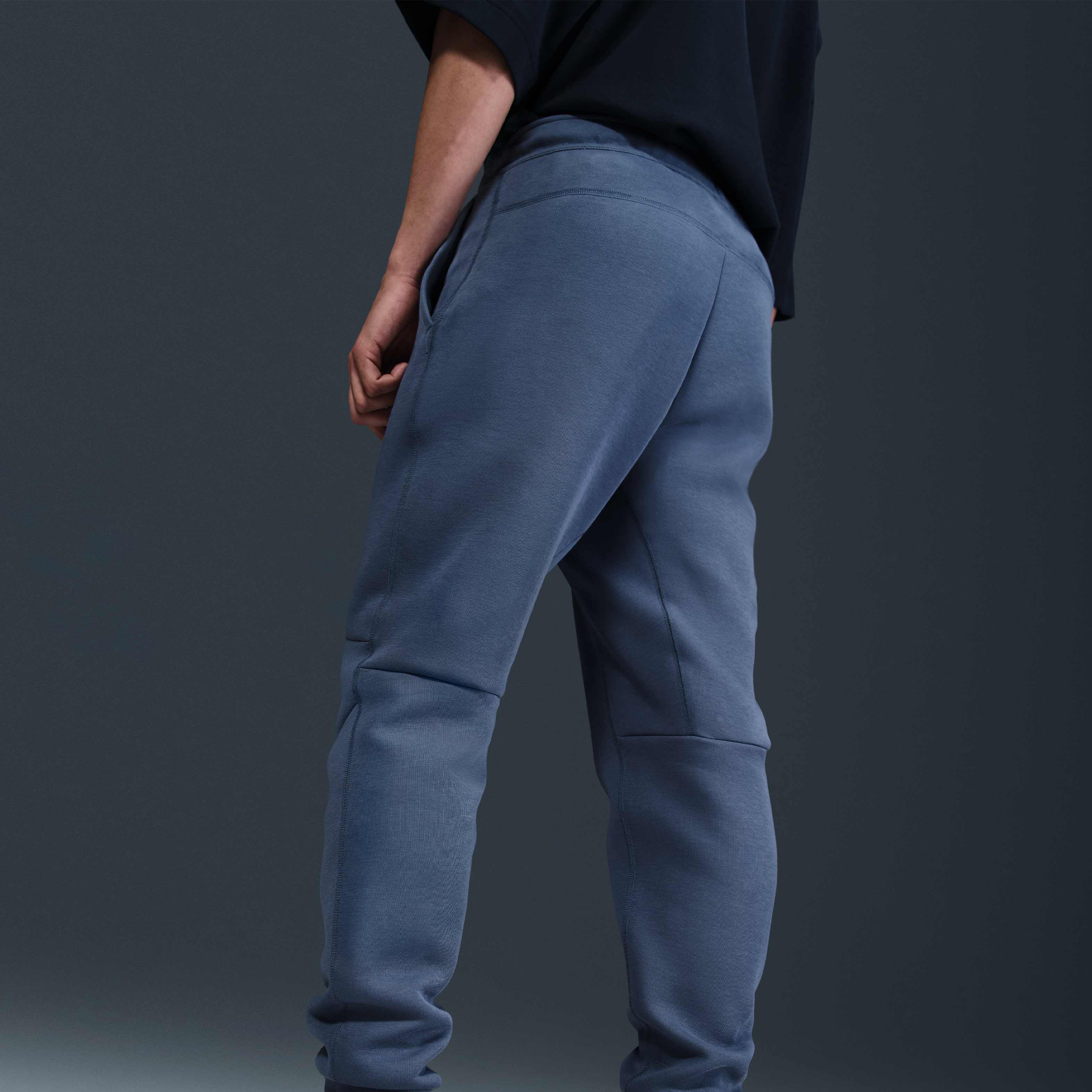 Paris Saint-Germain Tech image number 2