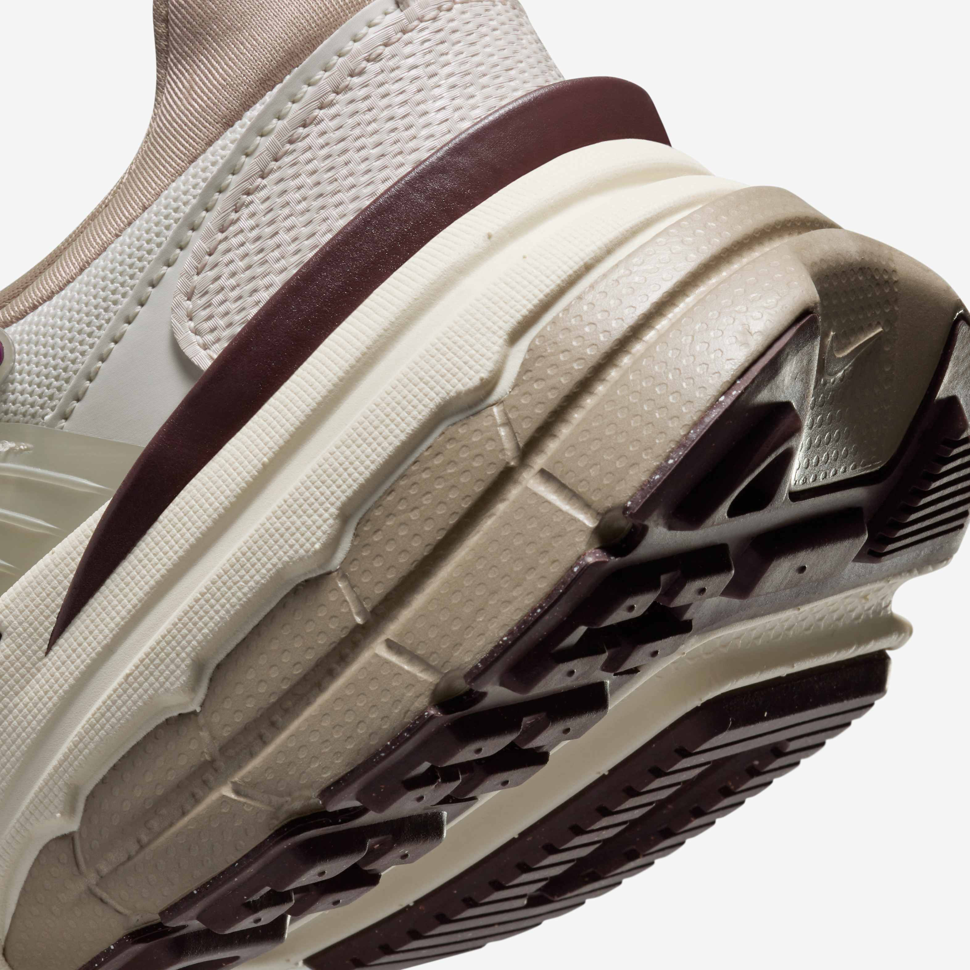 Nike V2K Run image number 8