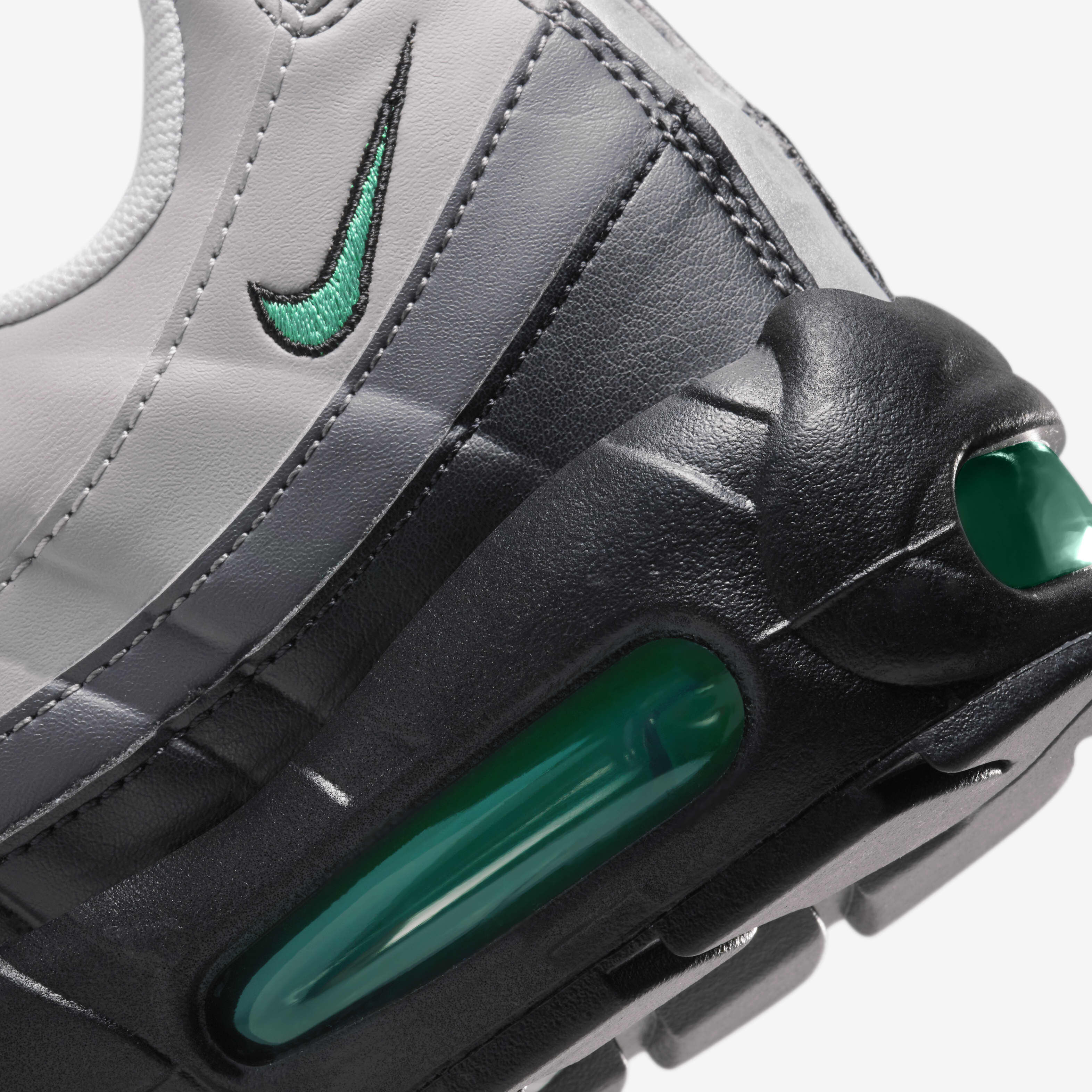 Nike Air Max 95 image number 7