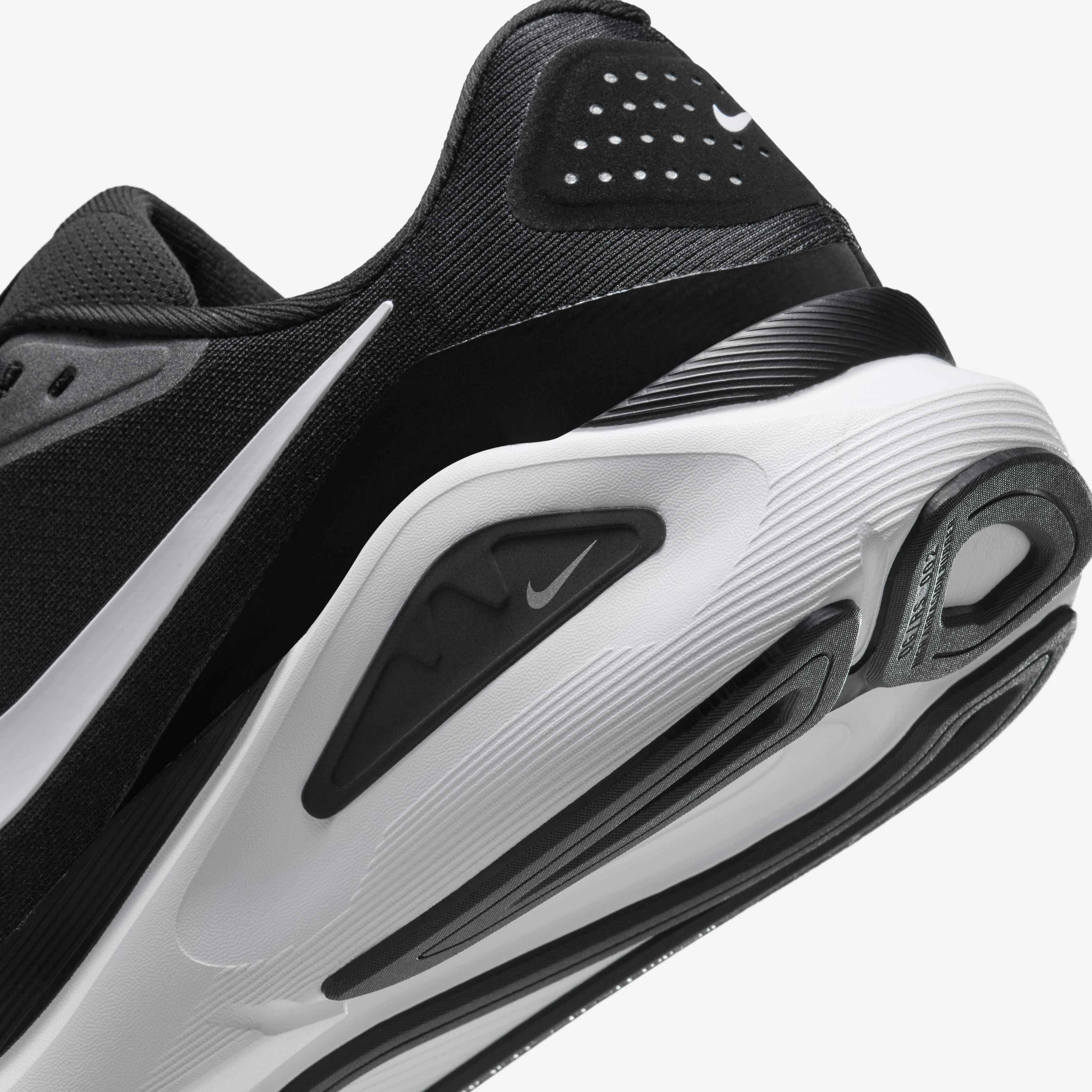 Nike Structure 26 image number 7