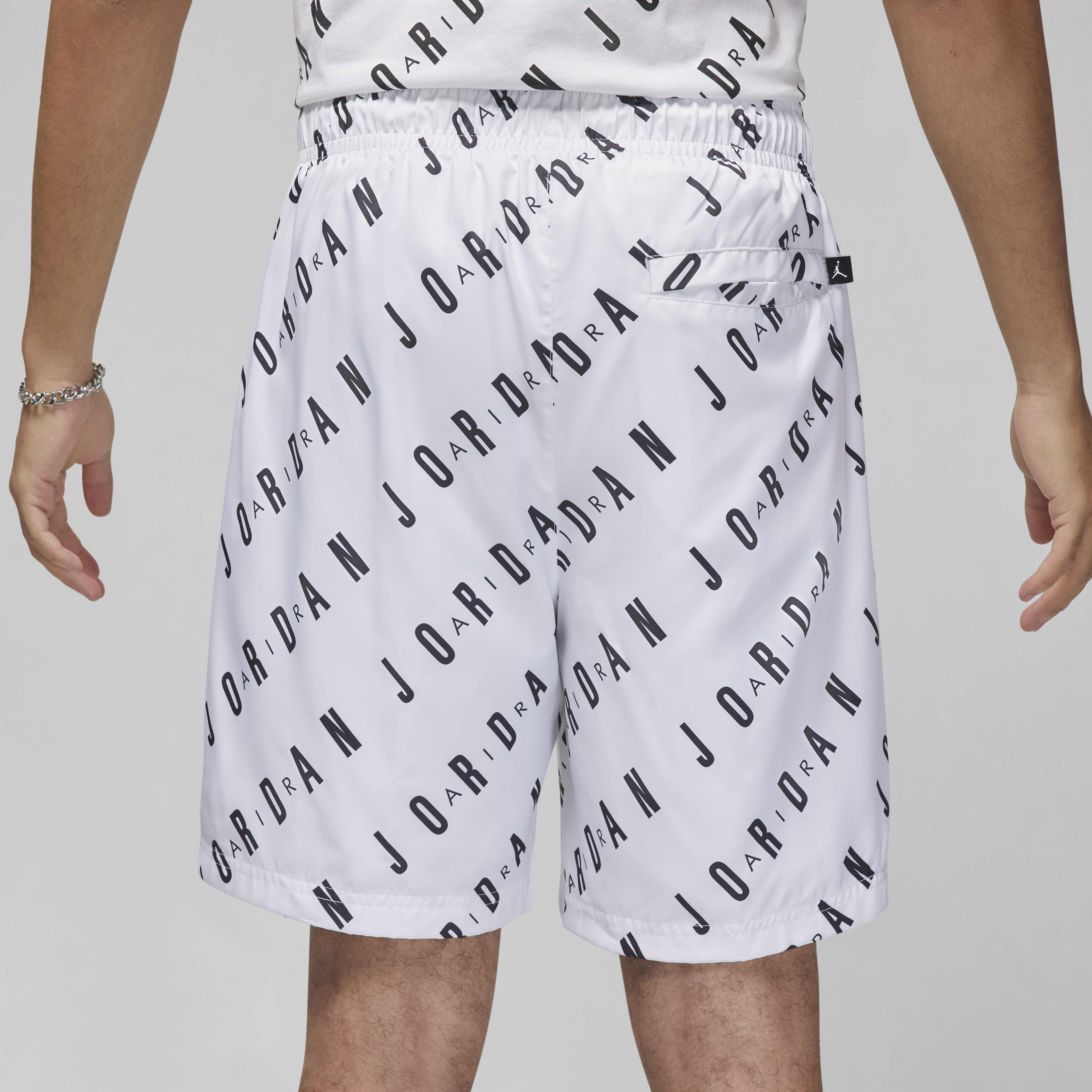 Jordan Essentials image number 2