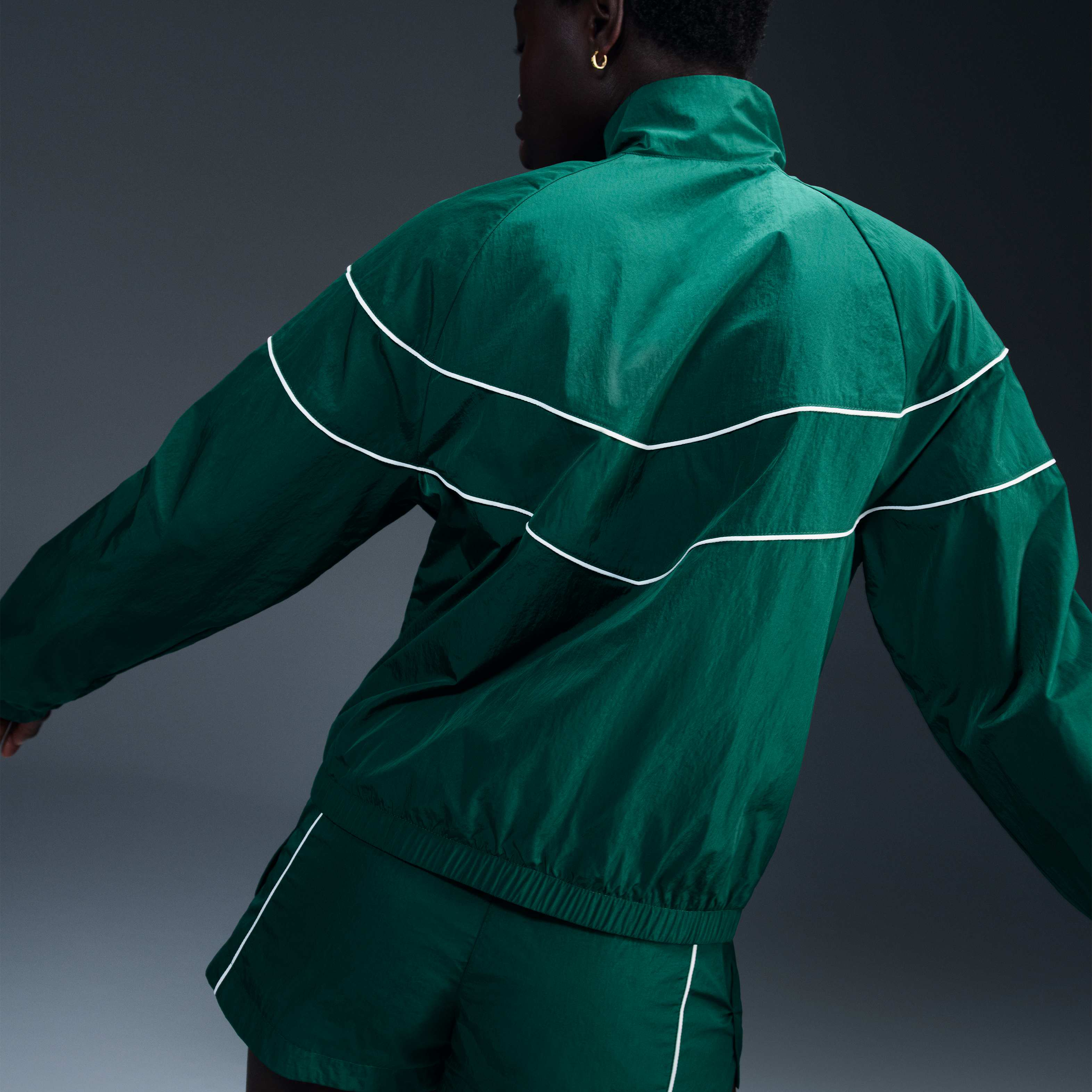 Nike Windrunner image number 2