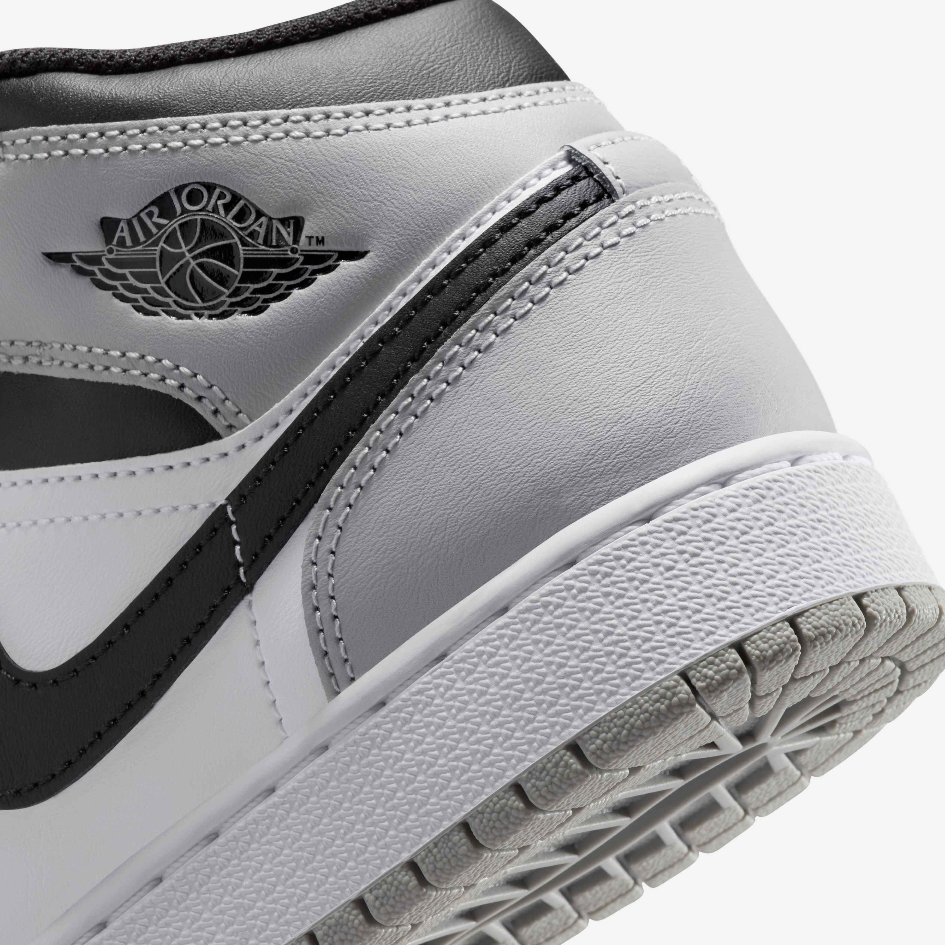 Air Jordan 1 Mid image number 7