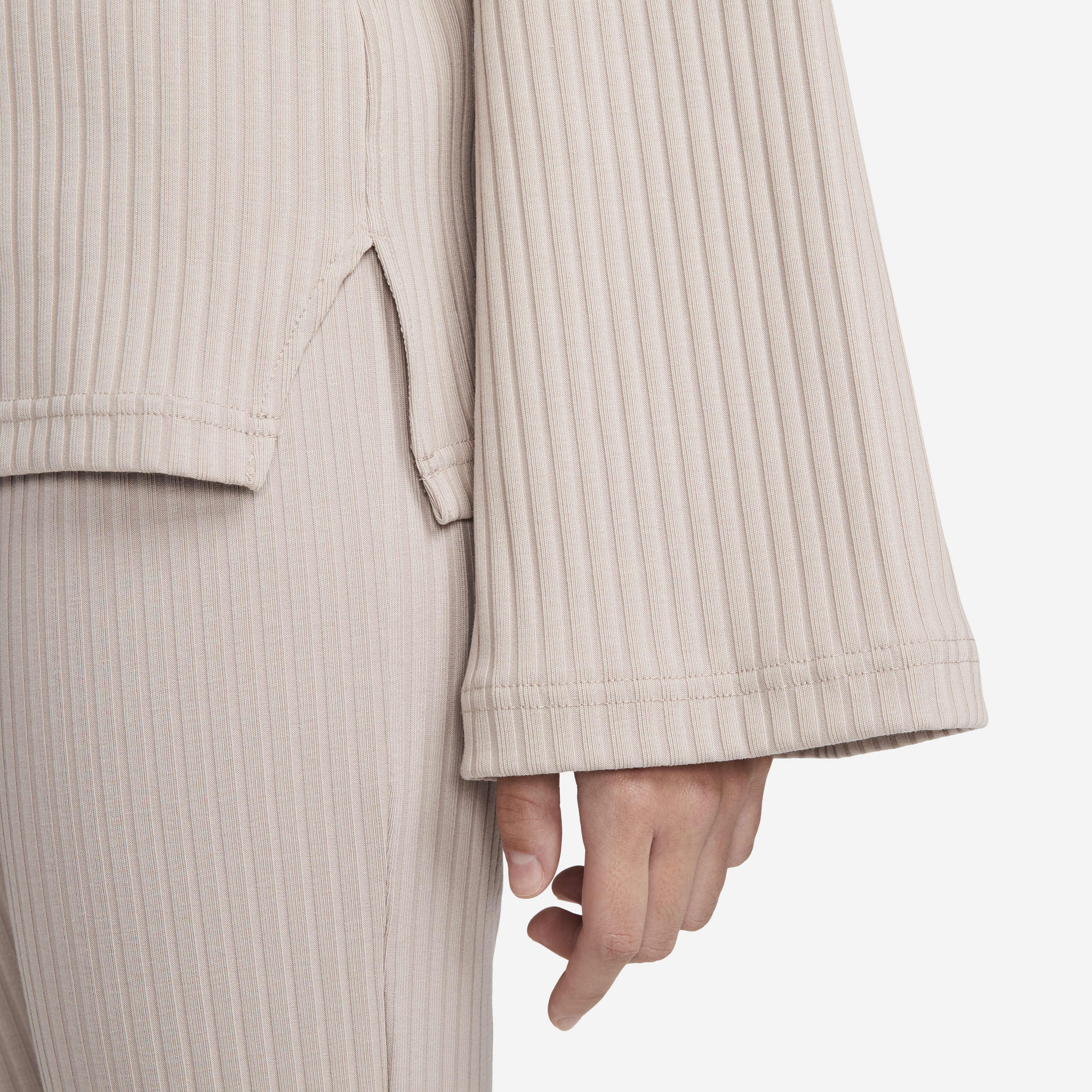 نايكي سبورتسوير image number 3