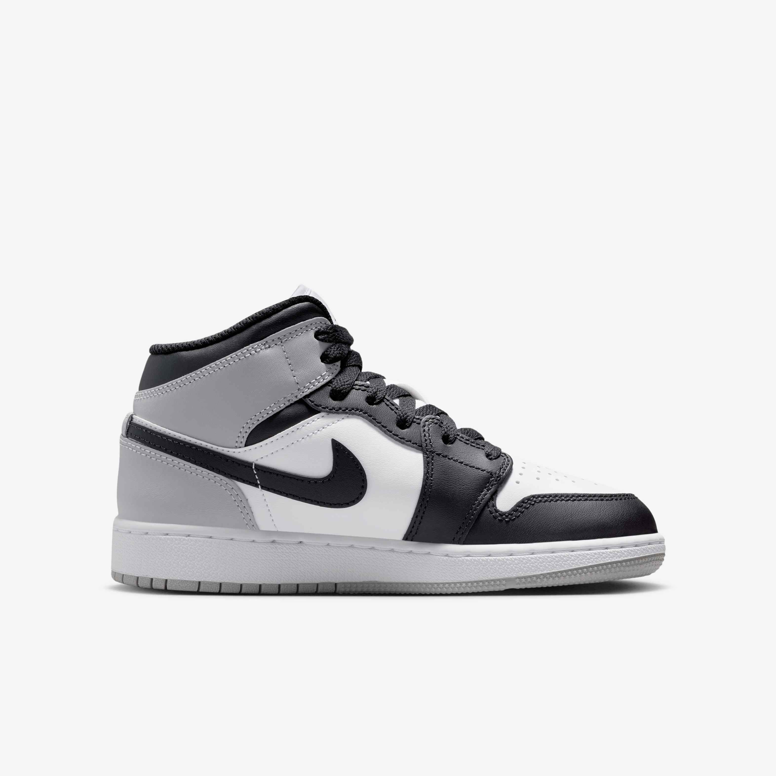 Air Jordan 1 Mid image number 2