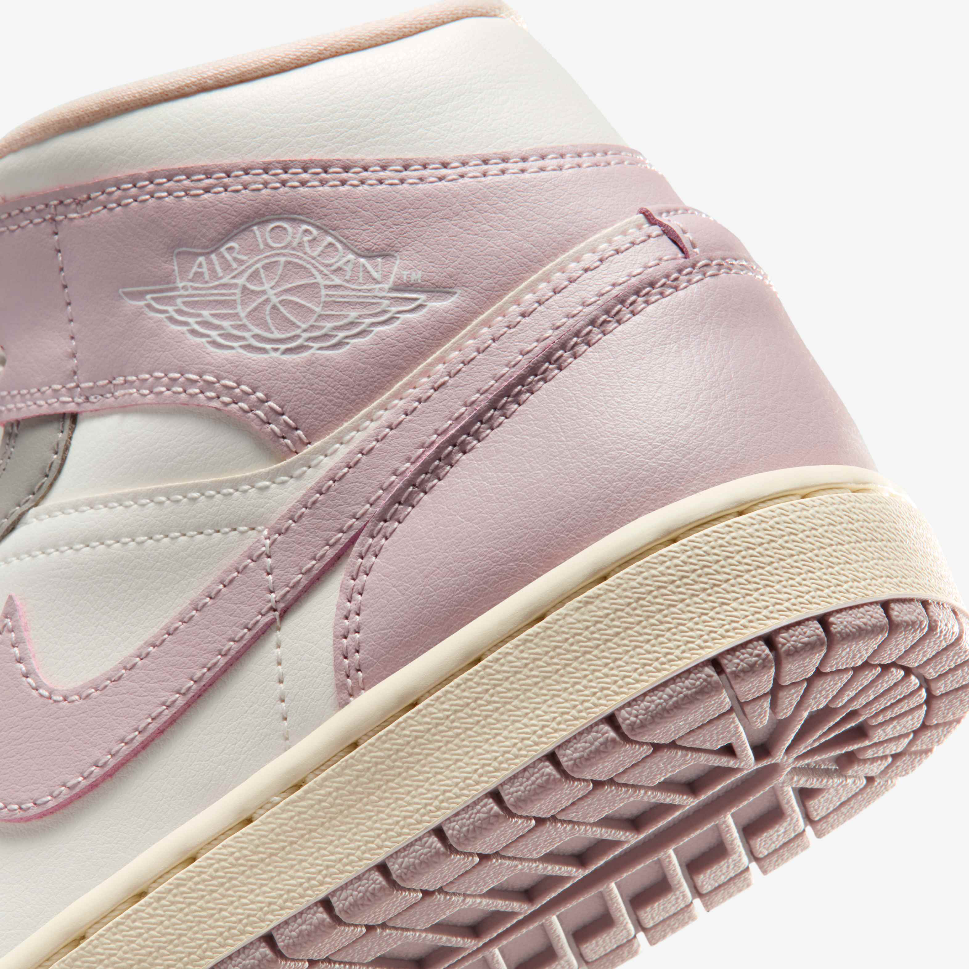 اير جوردن 1 ميد image number 7