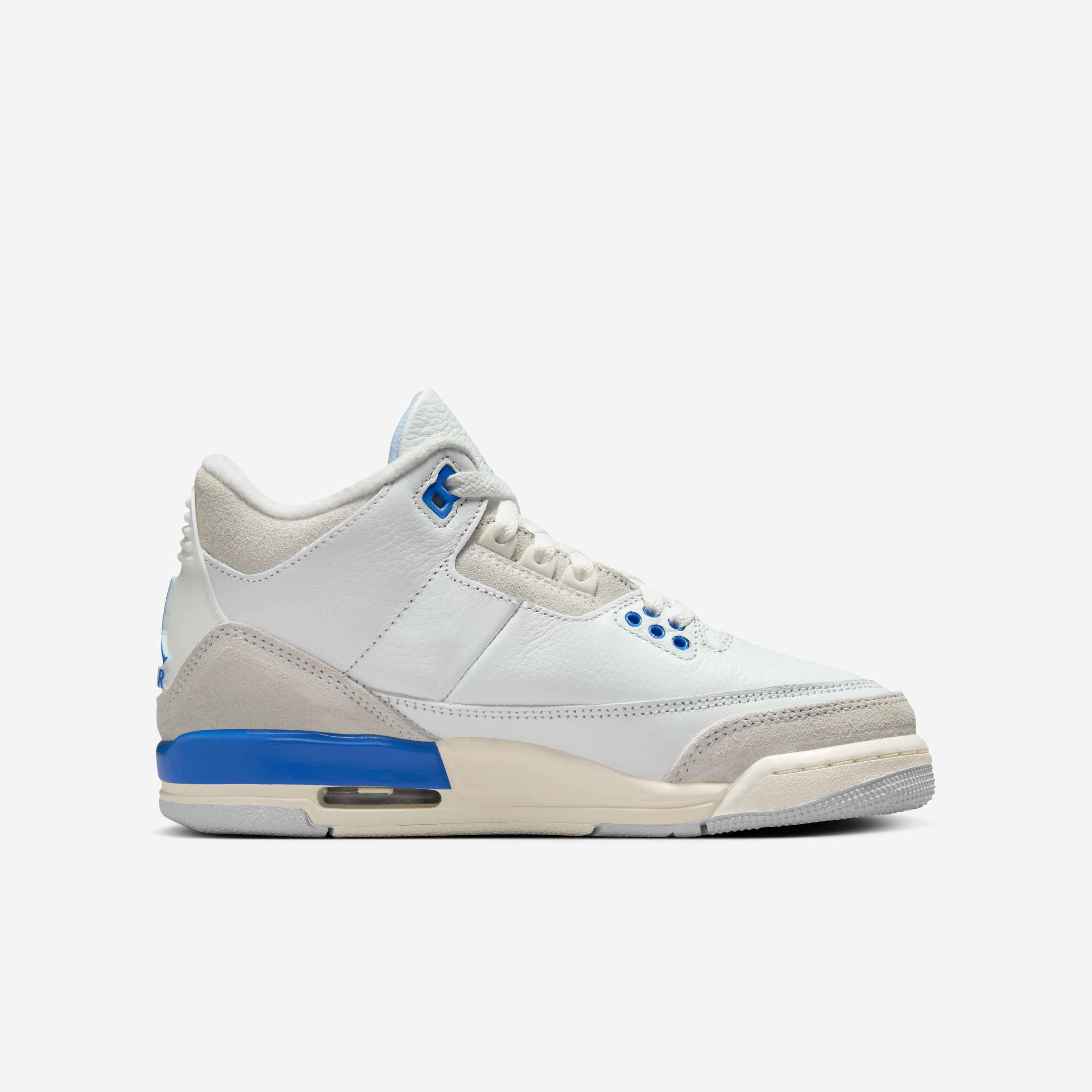 Air Jordan 3 Retro image number 2