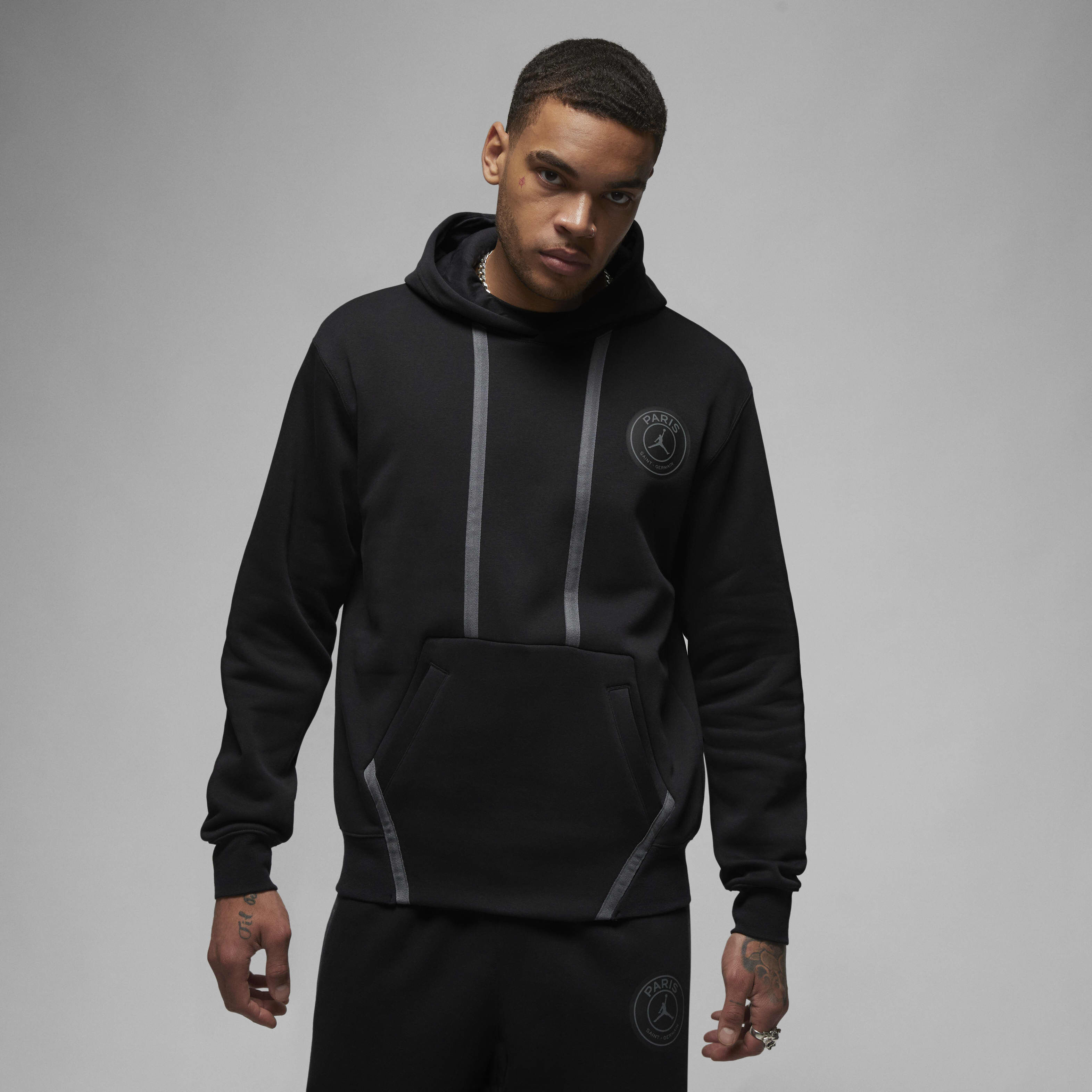 Hoodies Sweatshirts Nike UAE