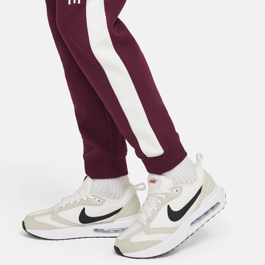 Nike slim 2024 fit joggers boys