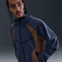 نايكي تك