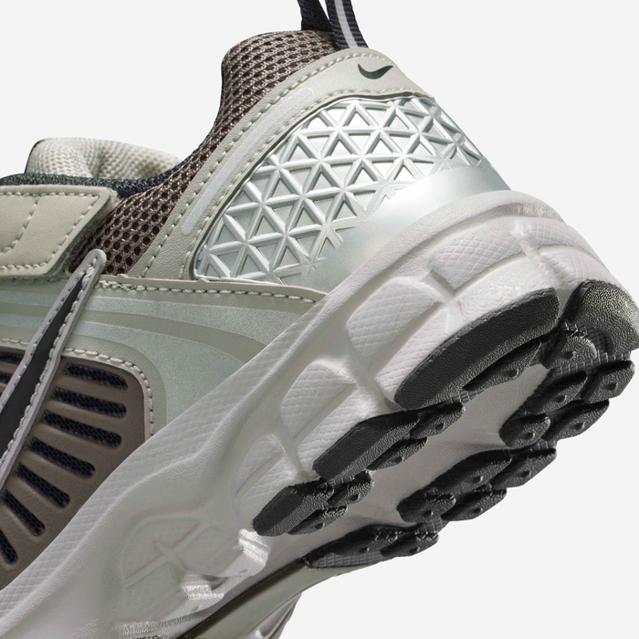 نايكي فوميرو 5 image number 7 نايكي فوميرو 5 image number 7