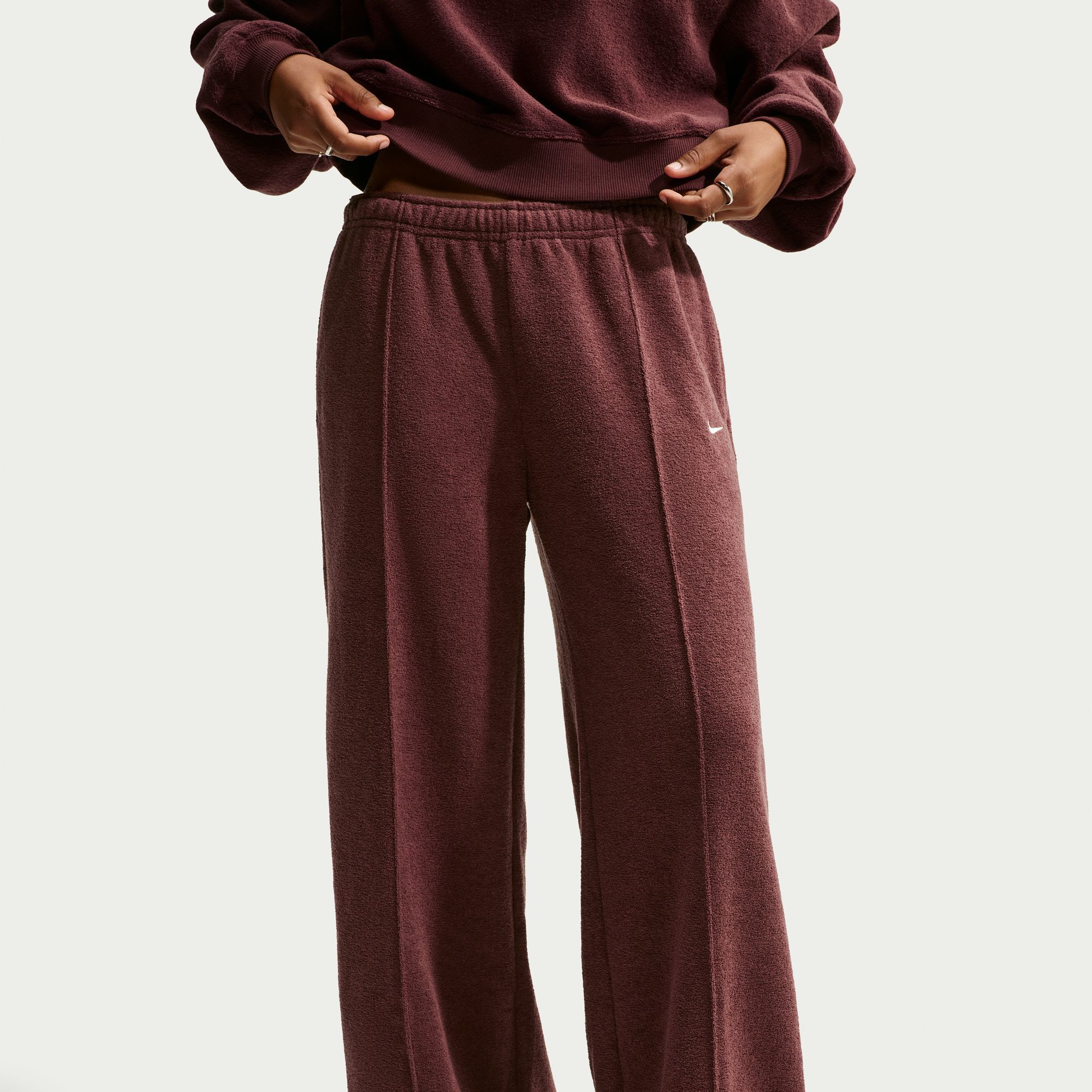Nike Studio Fleece Medium-Weight Plush image number 2