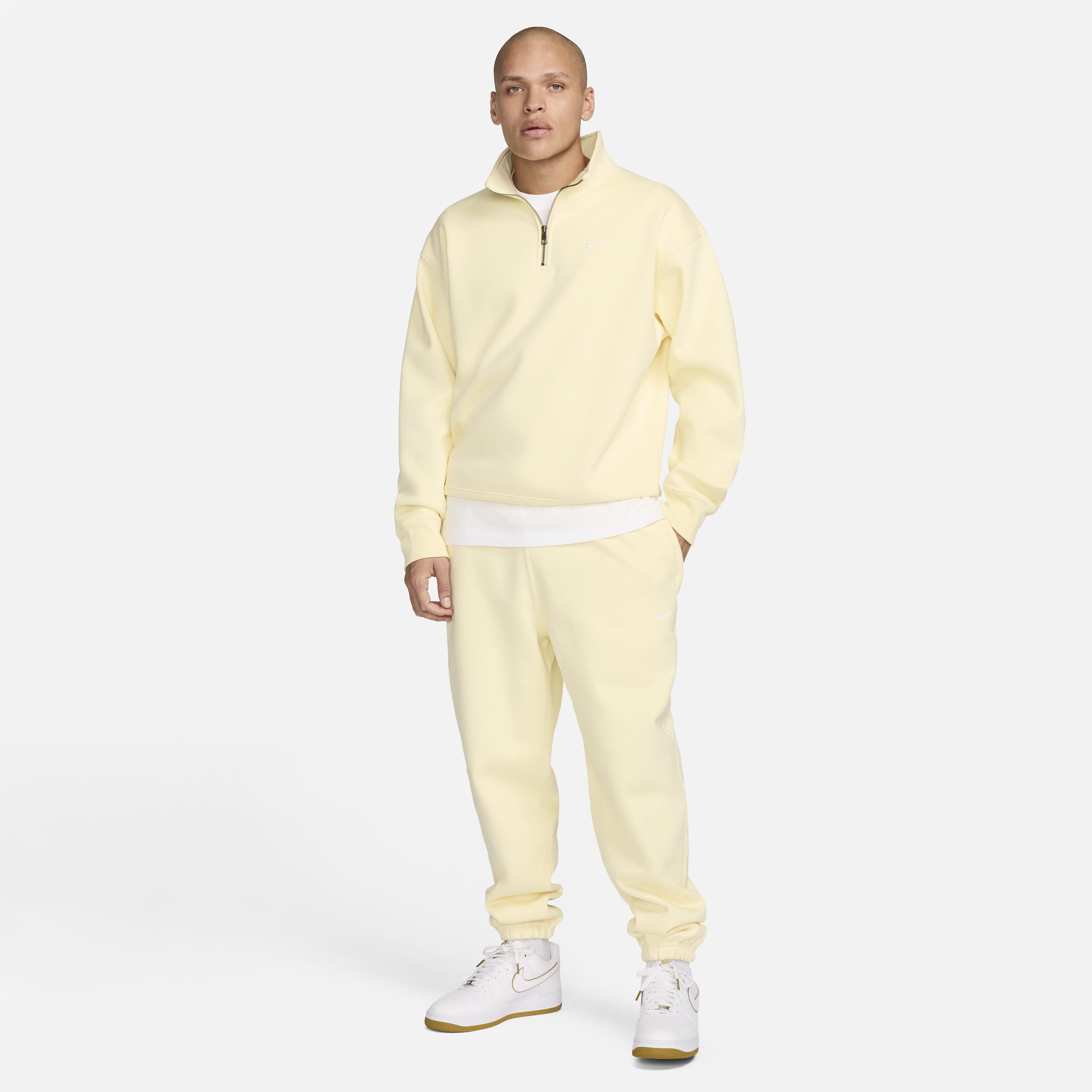 Nike Solo Swoosh image number 4