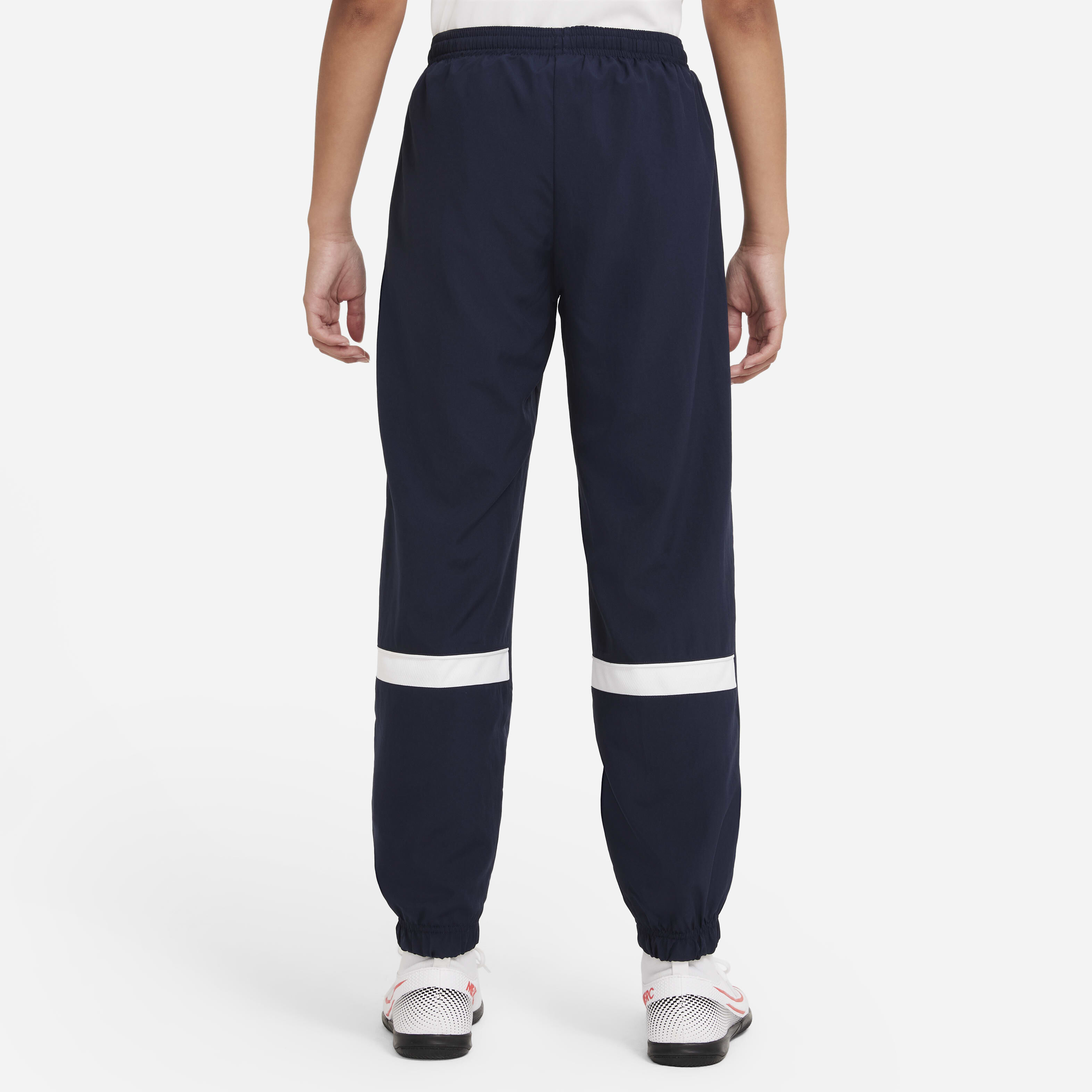 Nike tracksuit bottoms age 13 sale