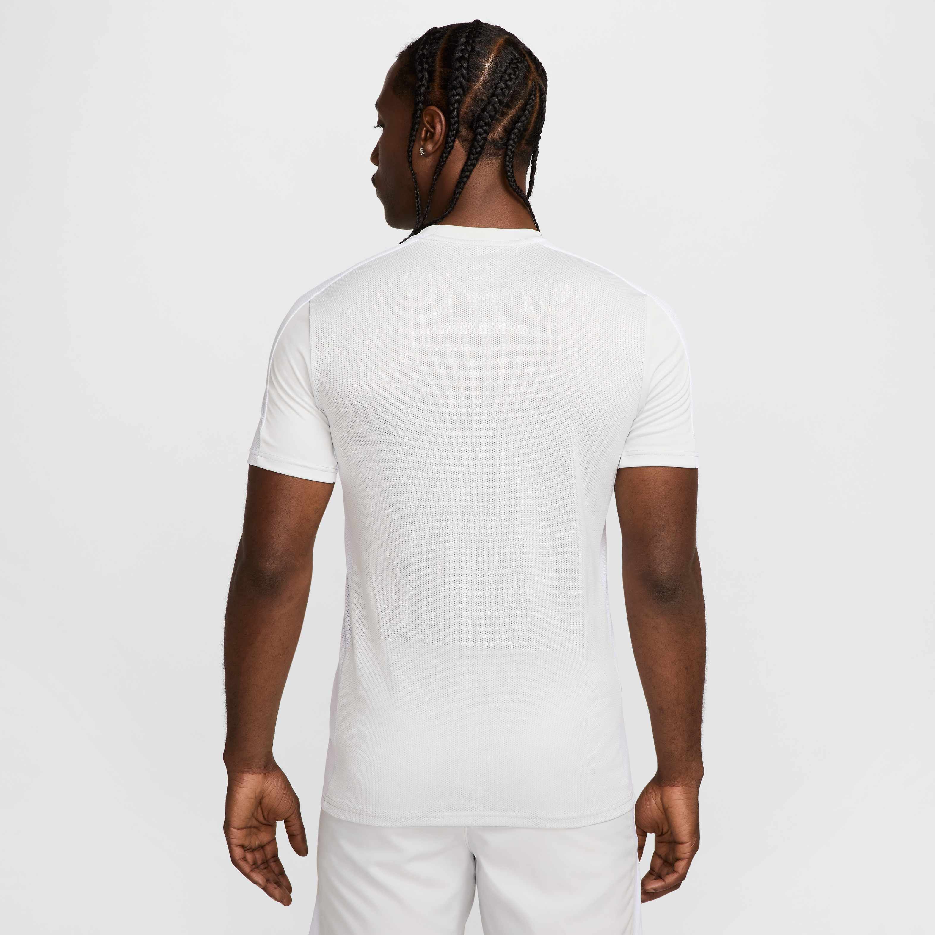 نايكي أكاديمي image number 1