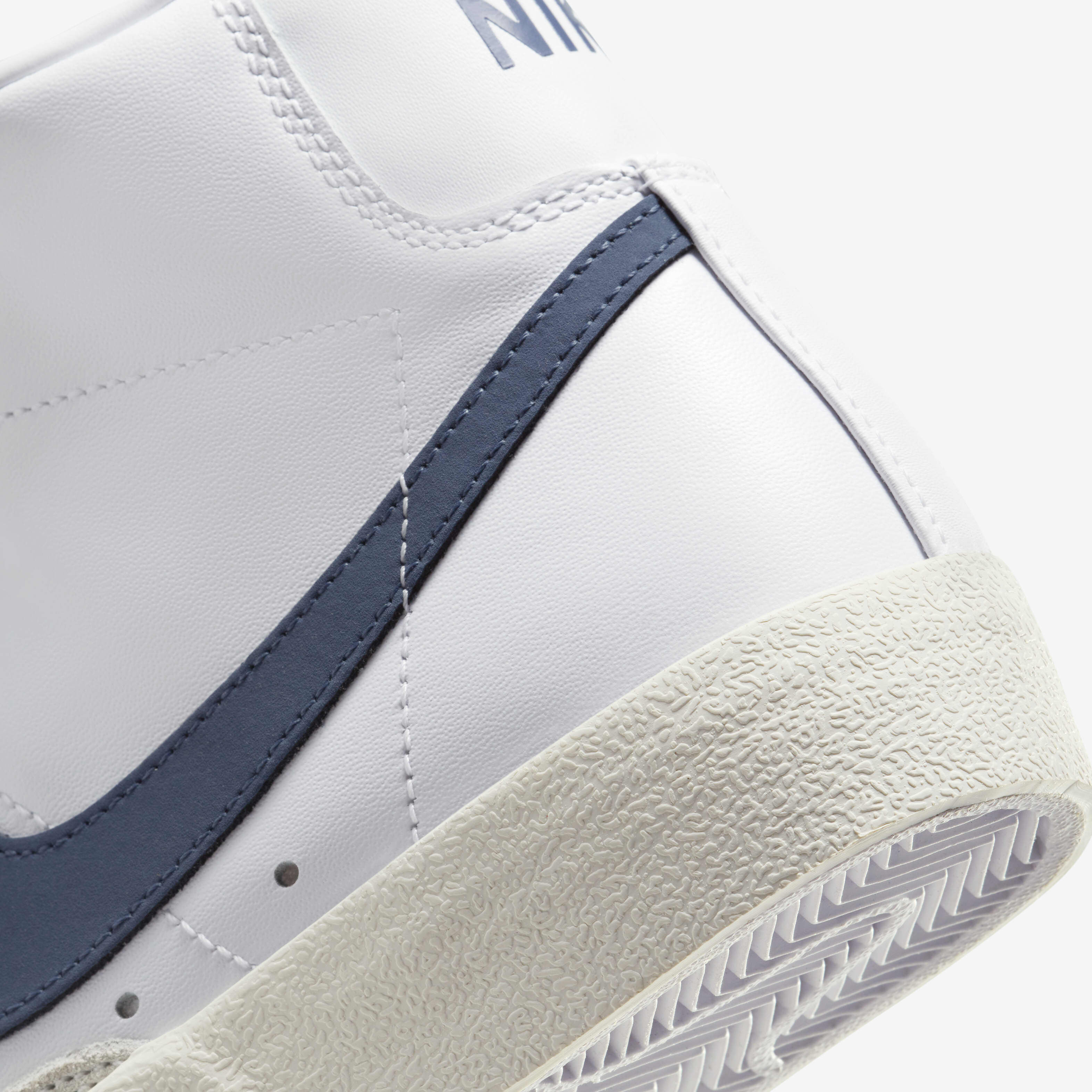 Nike Blazer Mid '77 image number 7