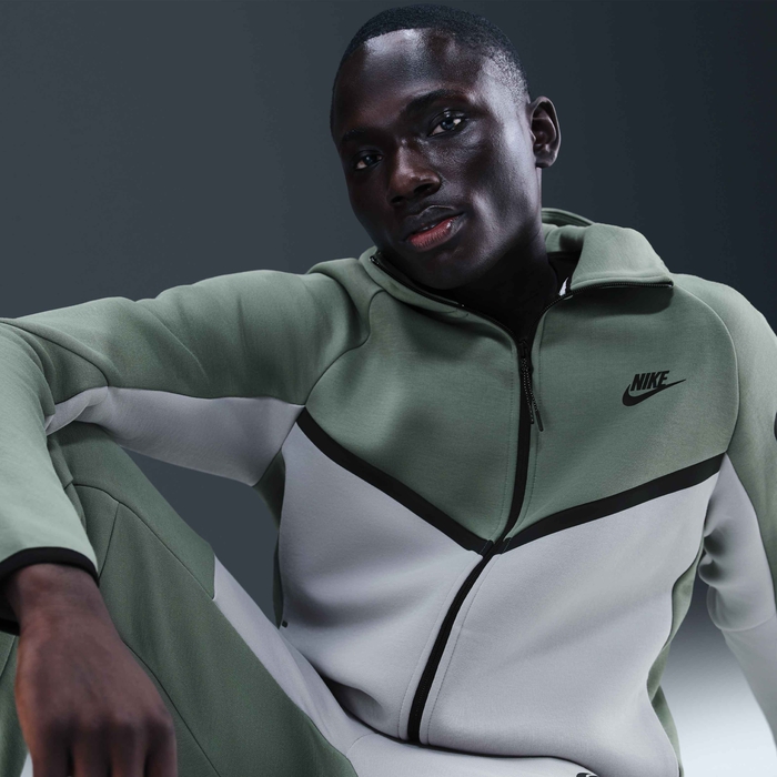 نايكي تك image number 2 نايكي تك image number 2