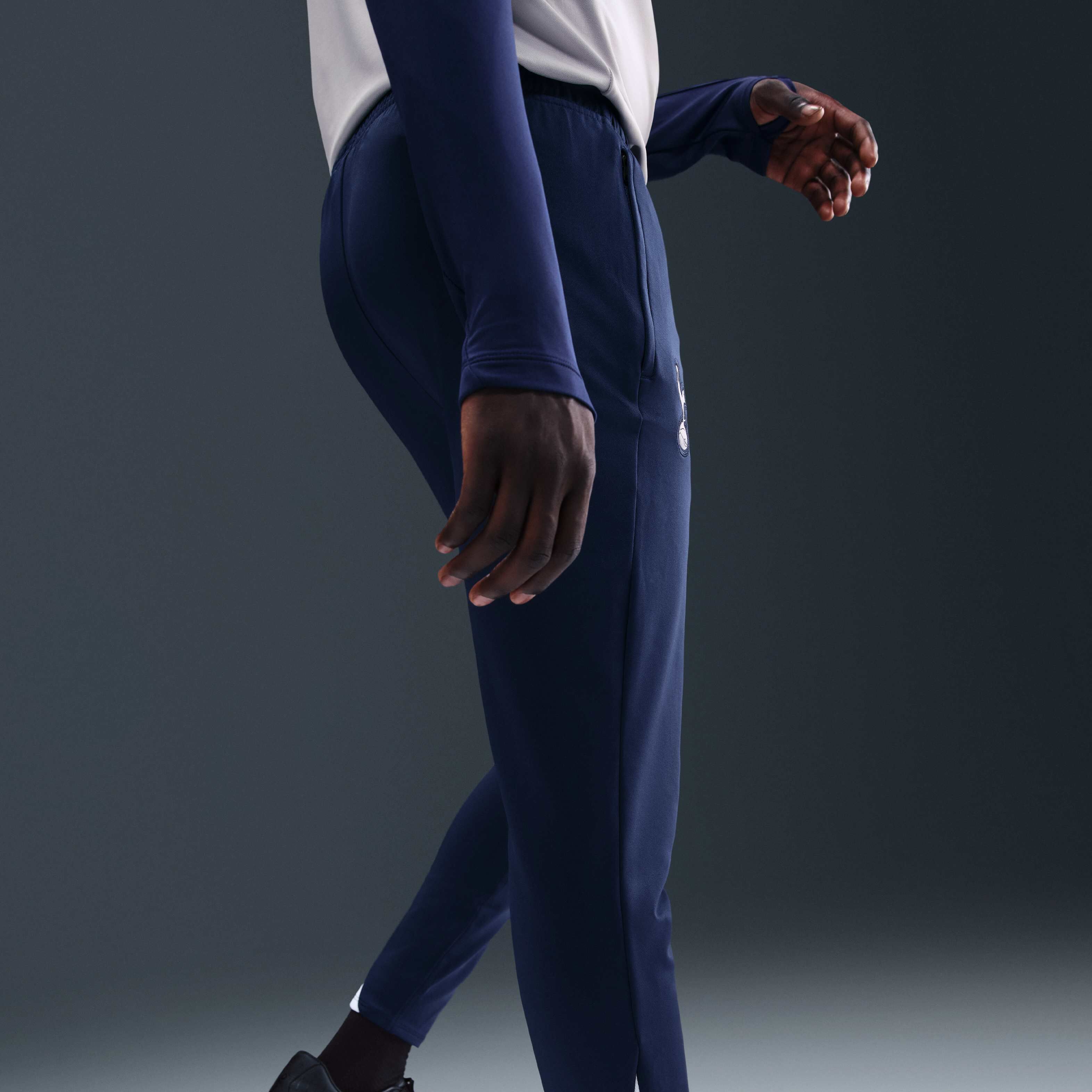 Tottenham Hotspur Strike image number 2