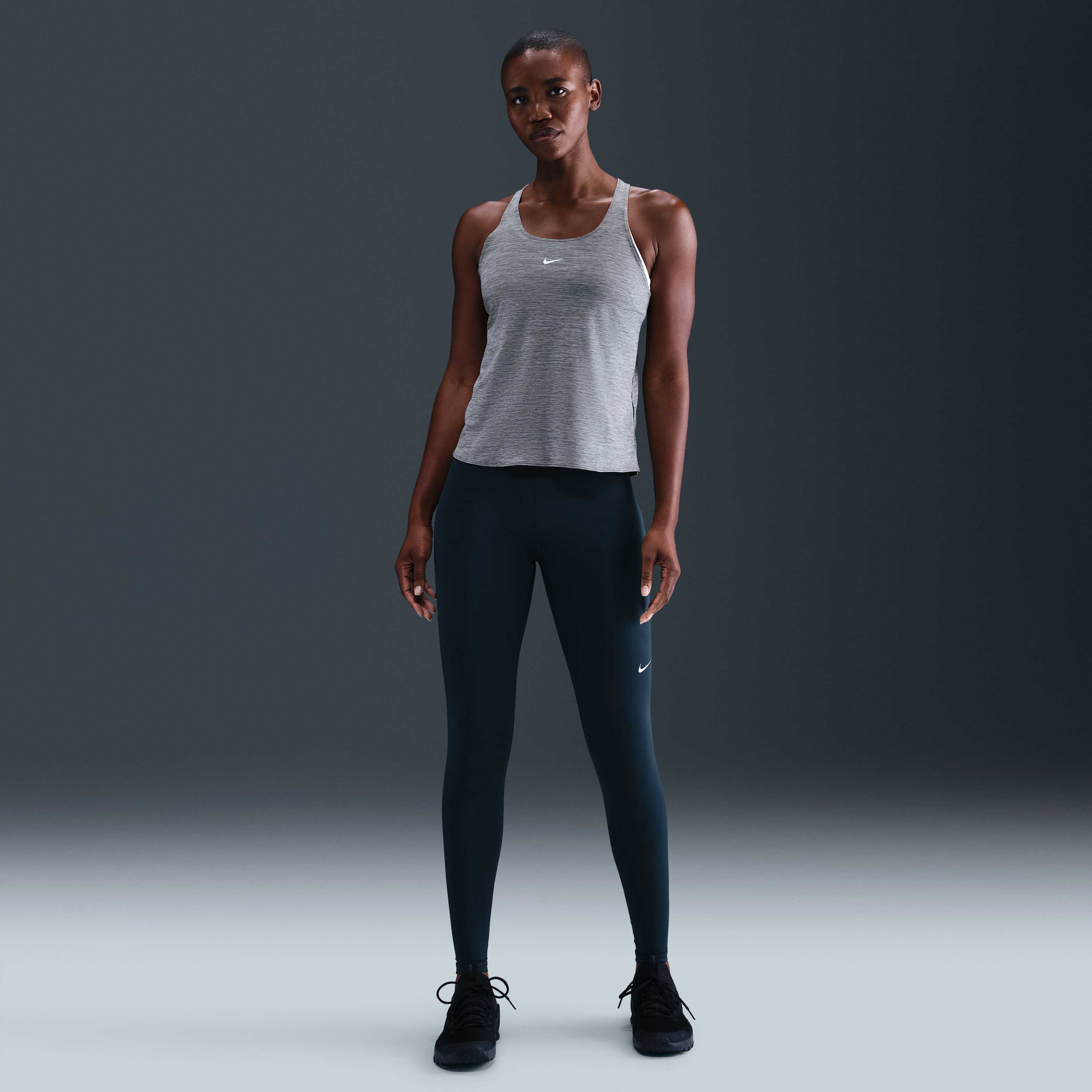 Nike Pro image number 3